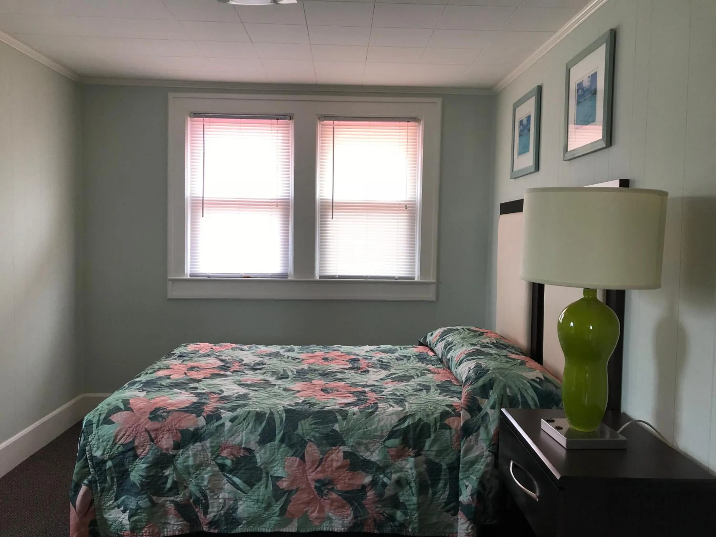 Bedroom, Bed in Mallard Apartments