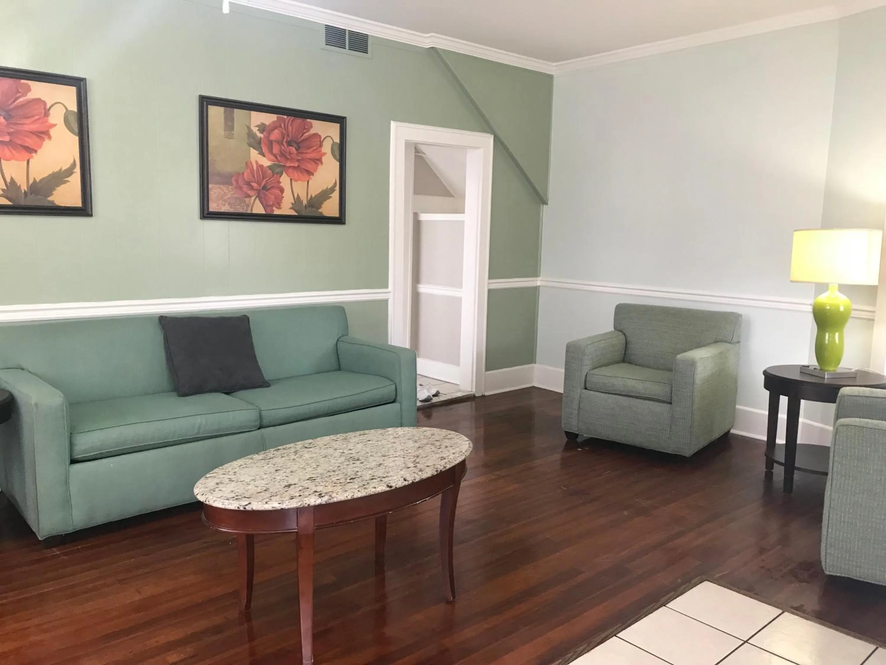 Living room in Mallard Apartments