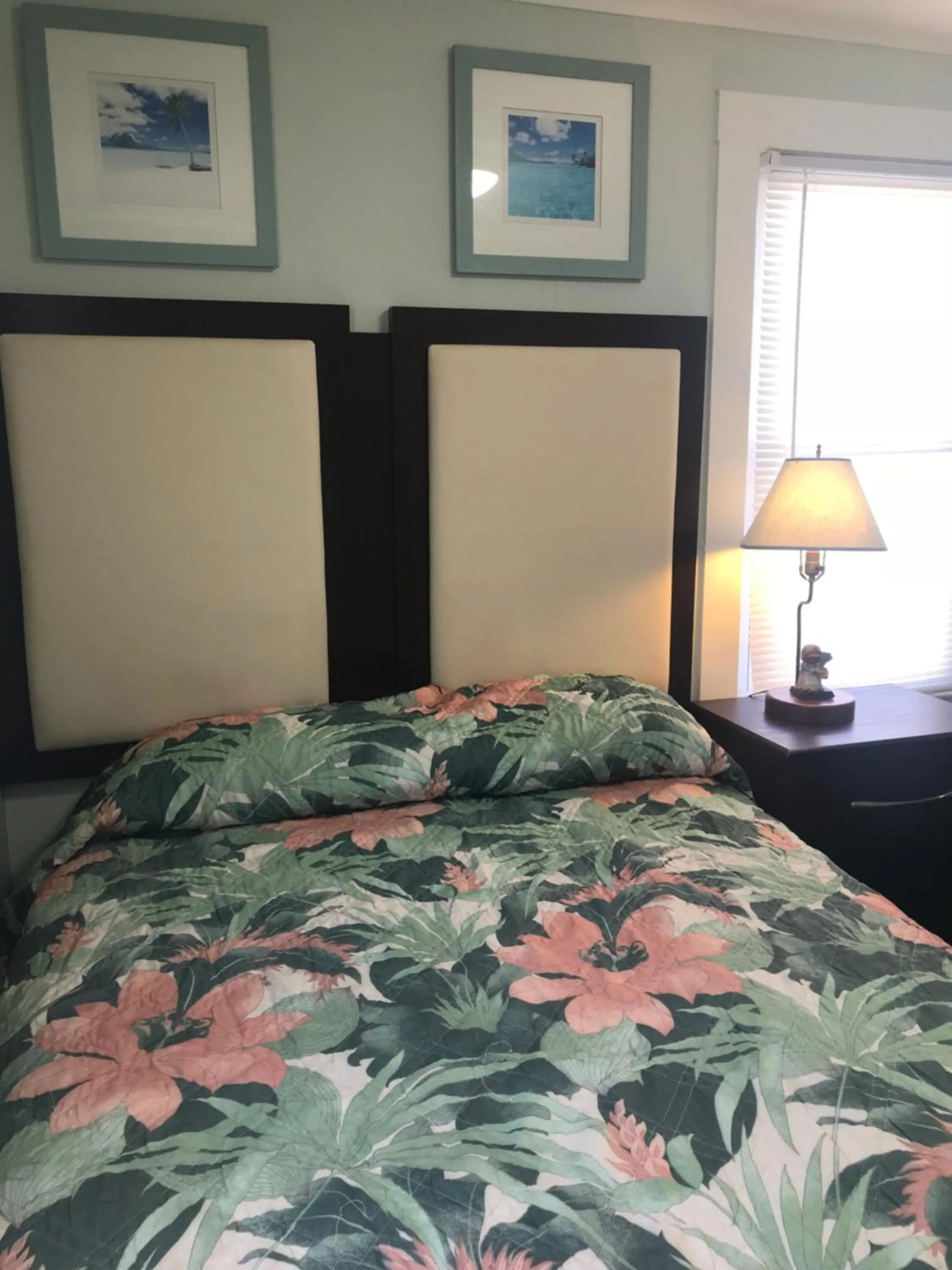 Bedroom, Bed in Mallard Apartments