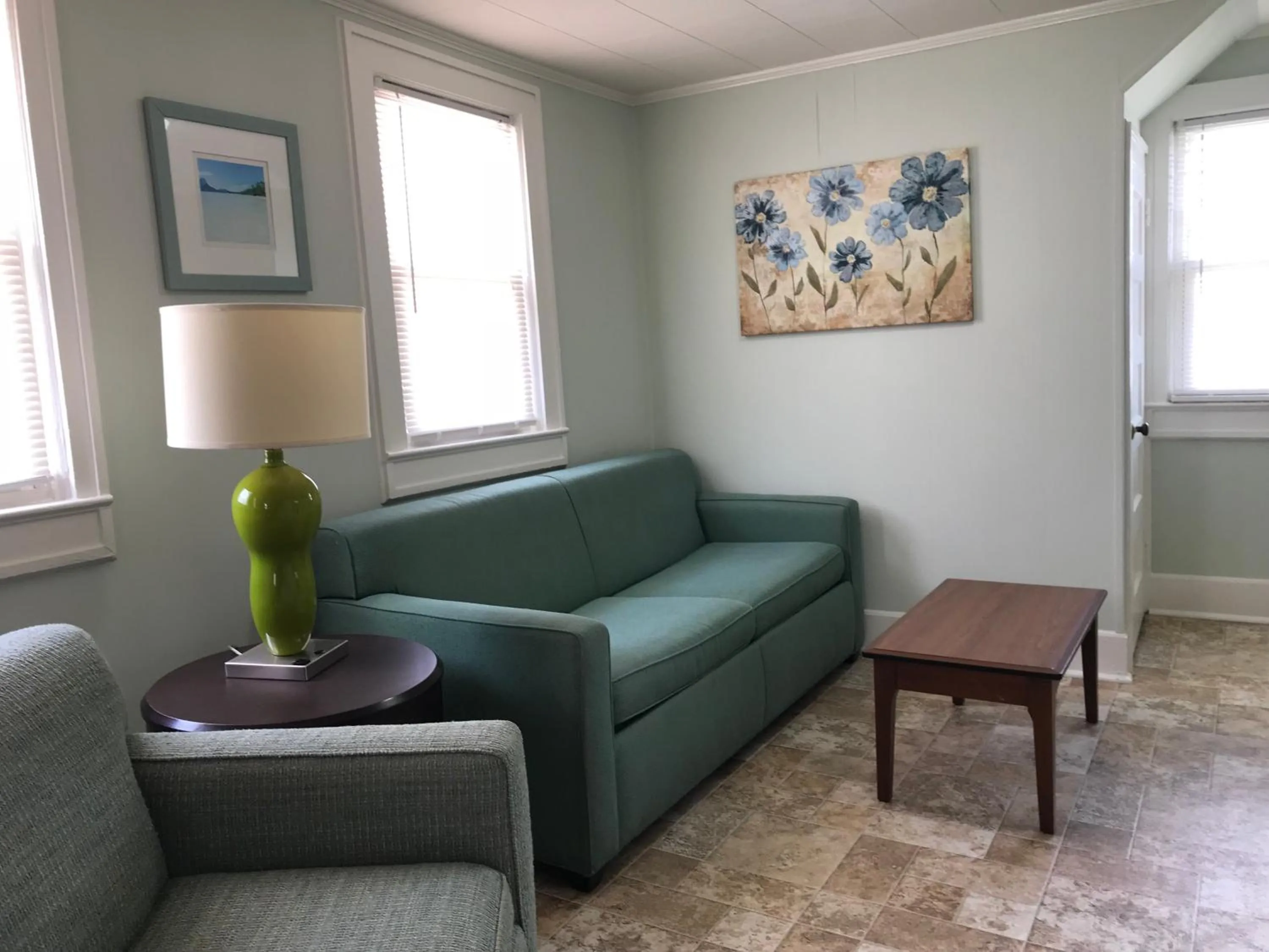 Living room in Mallard Apartments