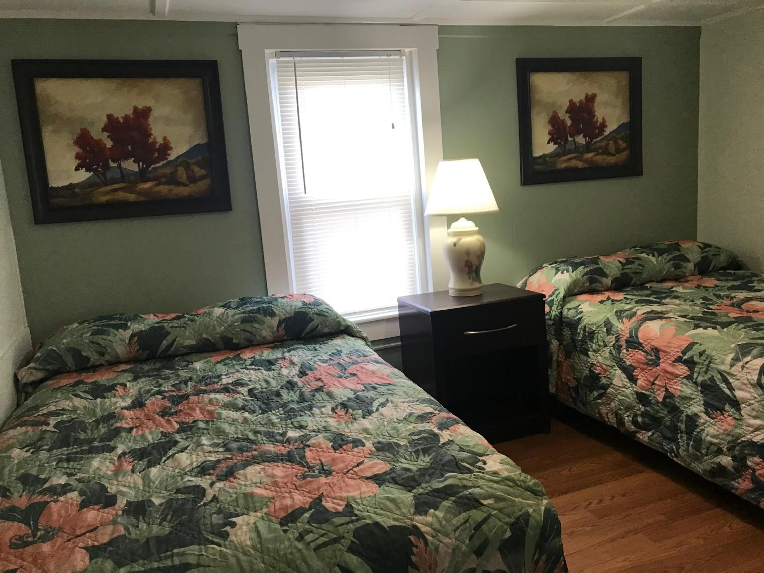 Bedroom, Bed in Mallard Apartments