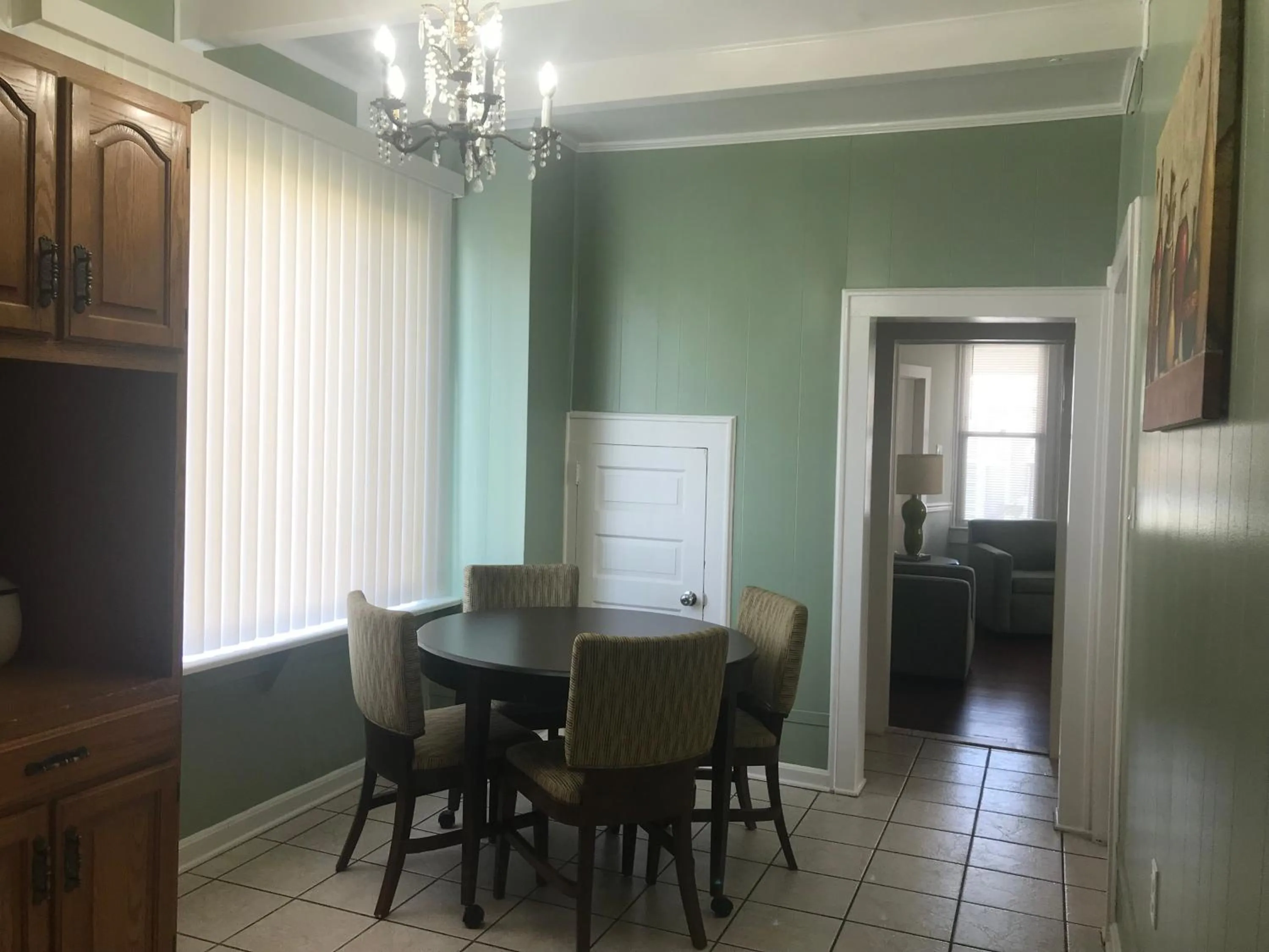 Dining area in Mallard Apartments