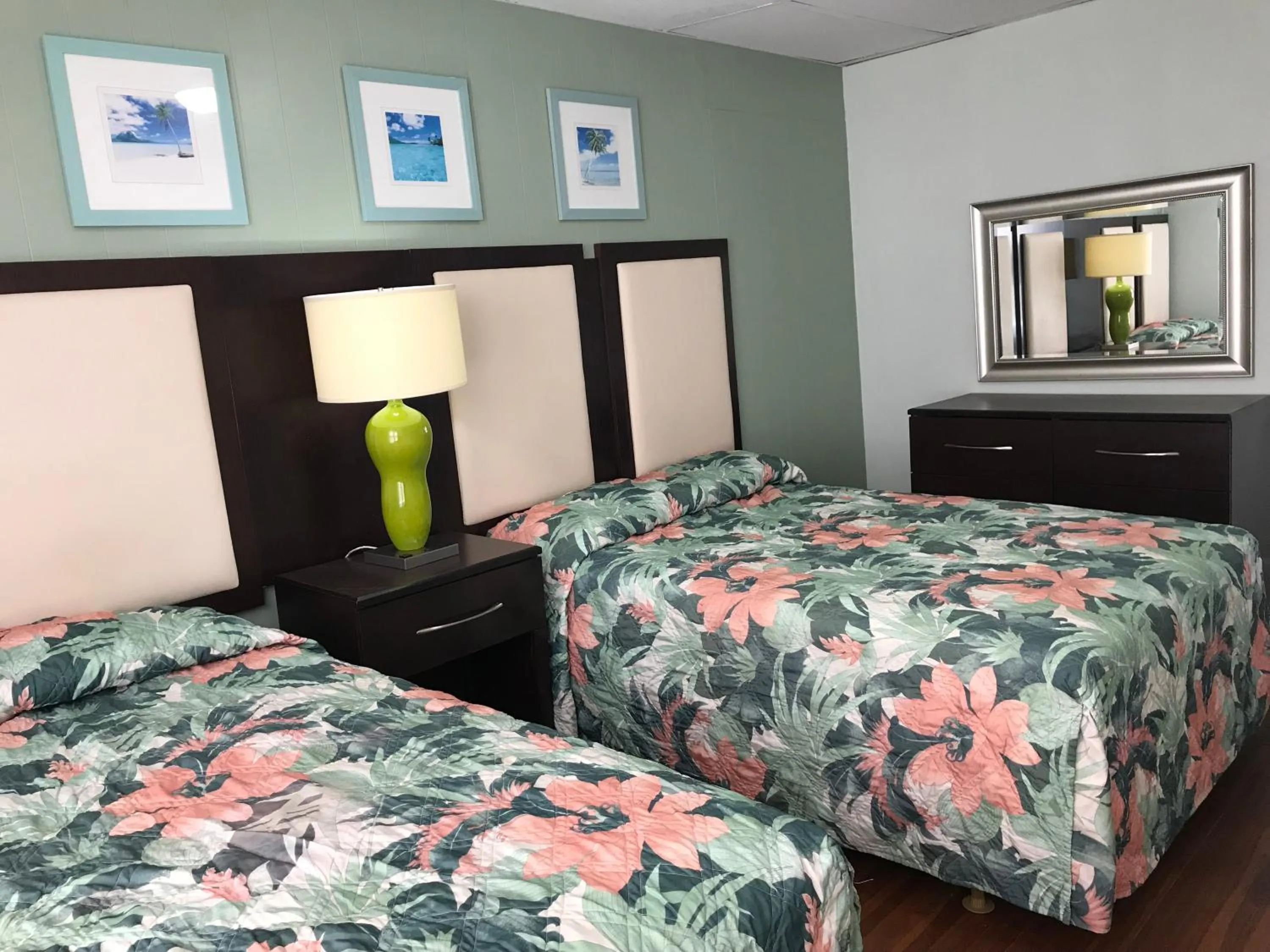 Bedroom, Bed in Mallard Apartments