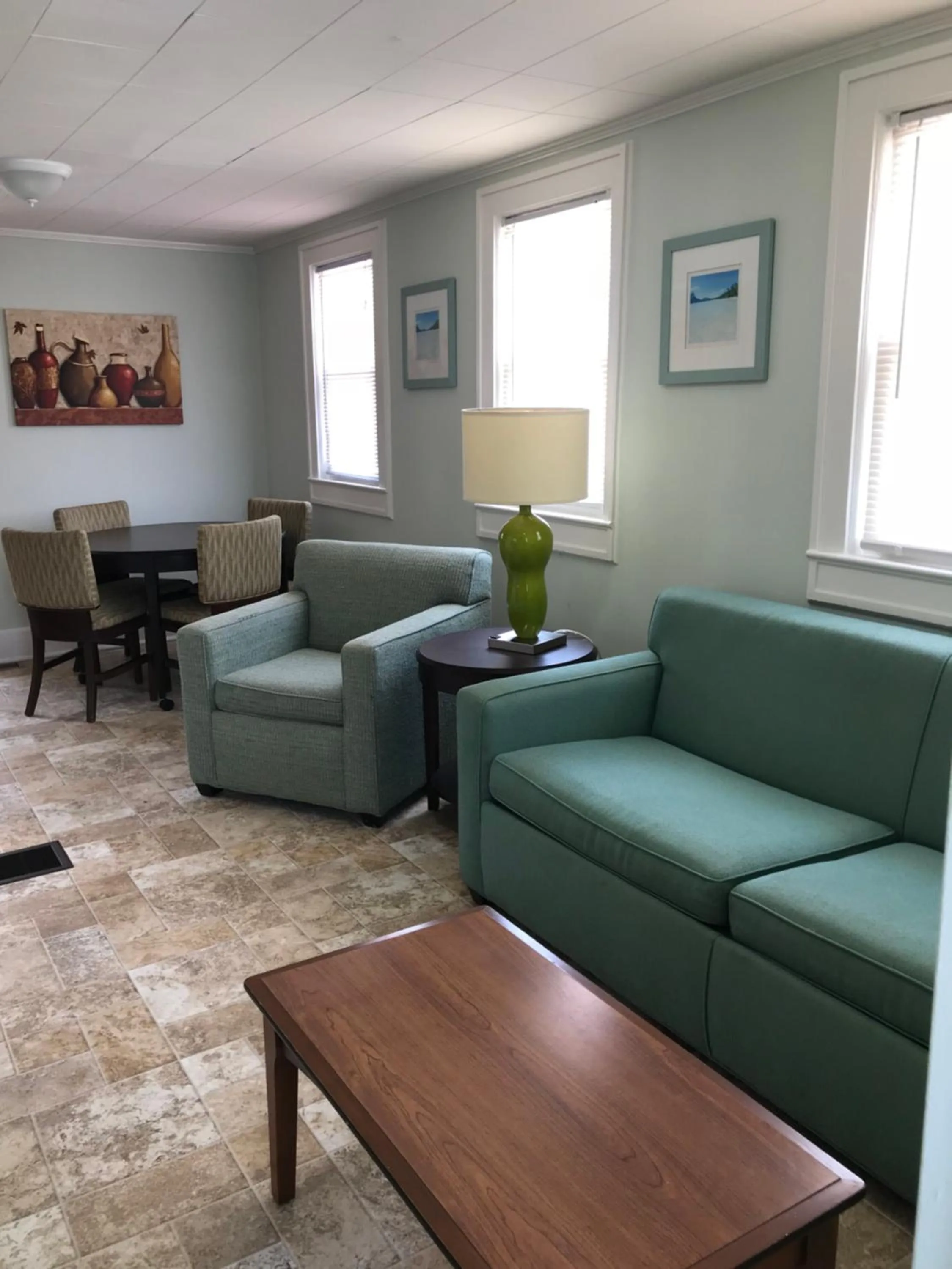 Coffee/tea facilities in Mallard Apartments