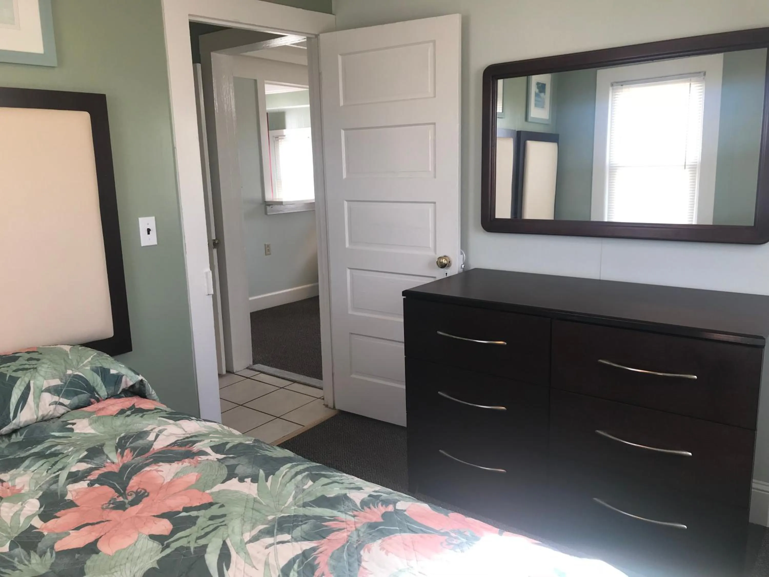 Bedroom, Bed in Mallard Apartments