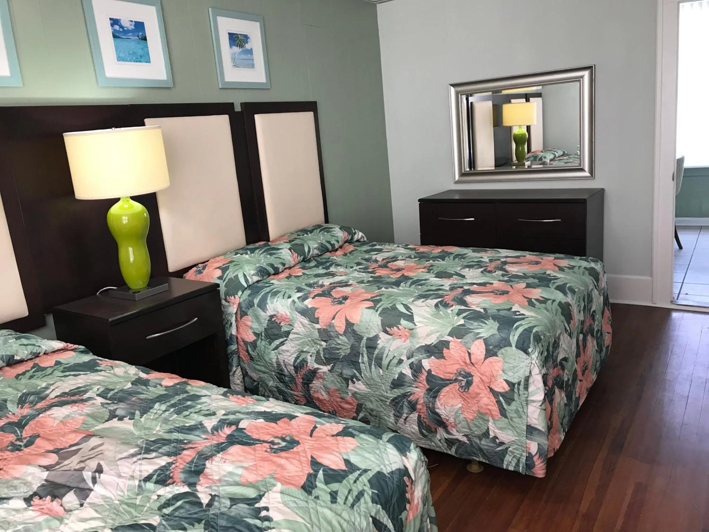 Bedroom, Bed in Mallard Apartments