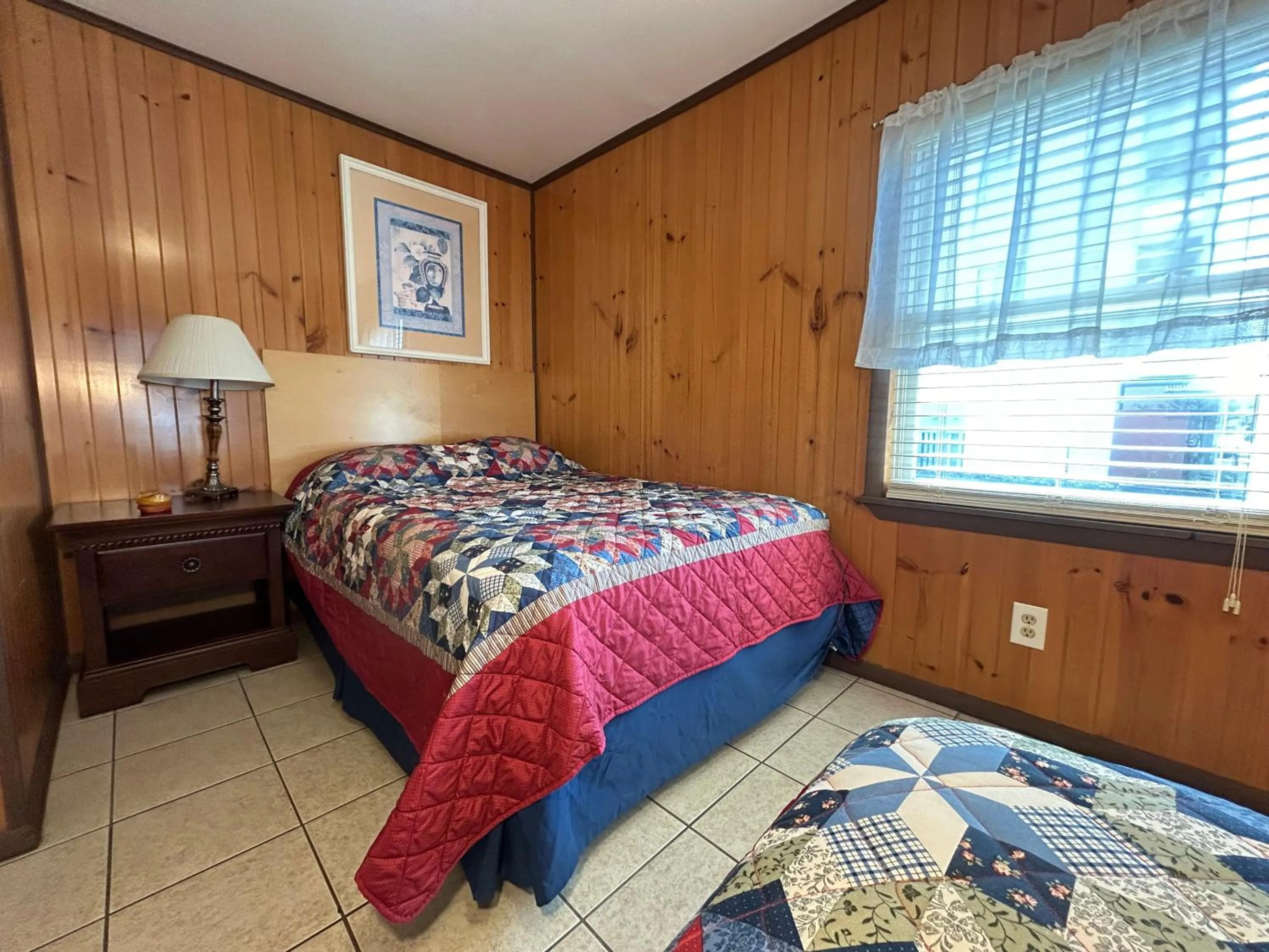 Bedroom, Bed in Wilmington Terrace