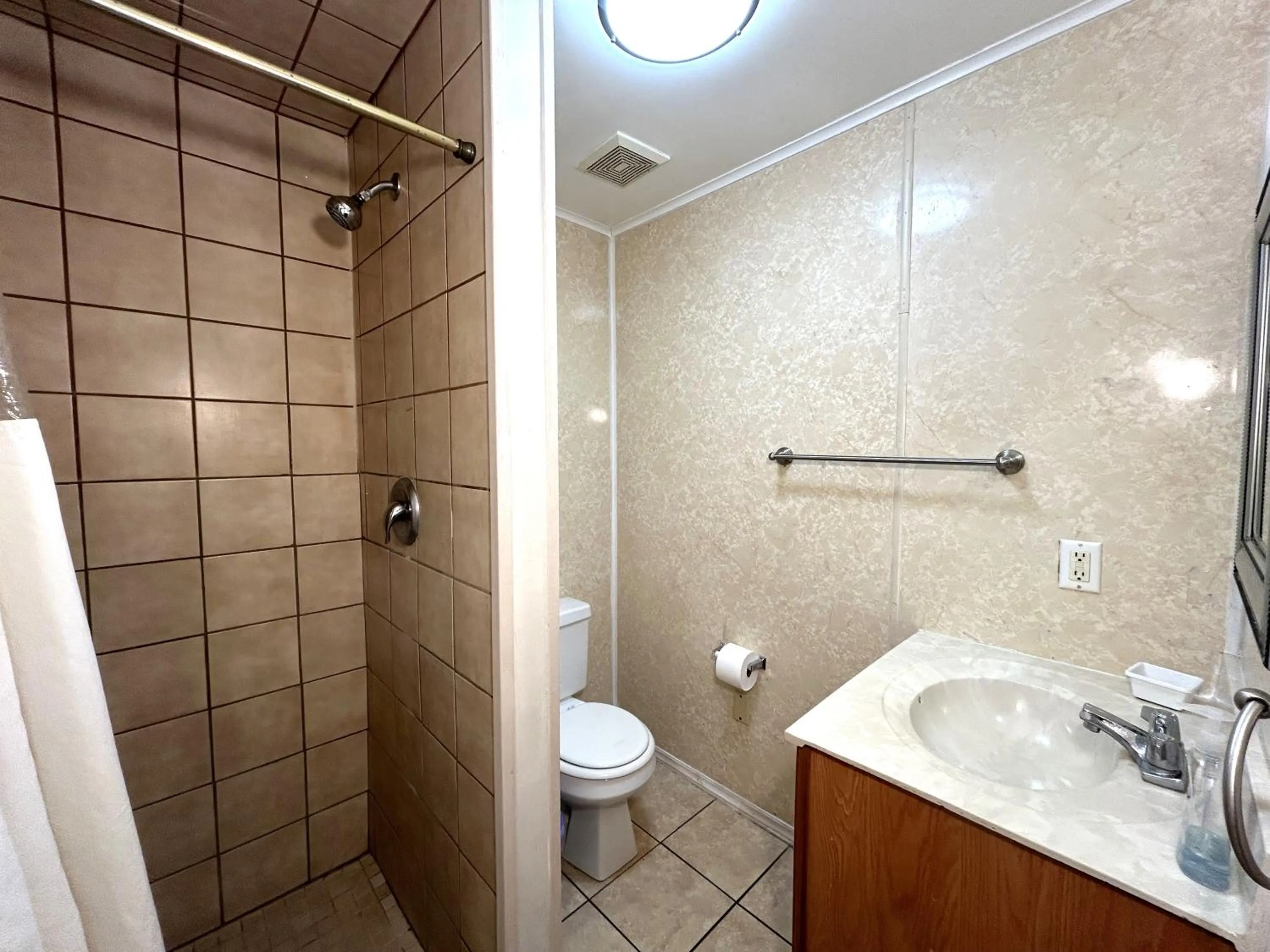 Shower in Wilmington Terrace