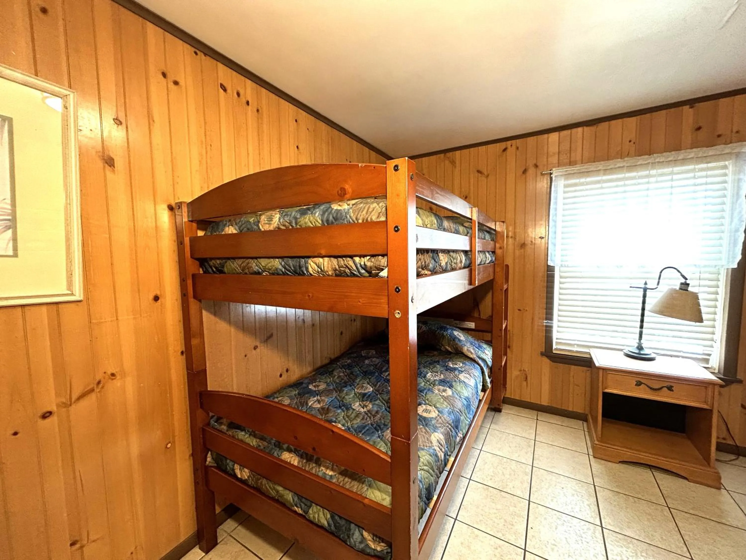 Bedroom, Bed in Wilmington Terrace