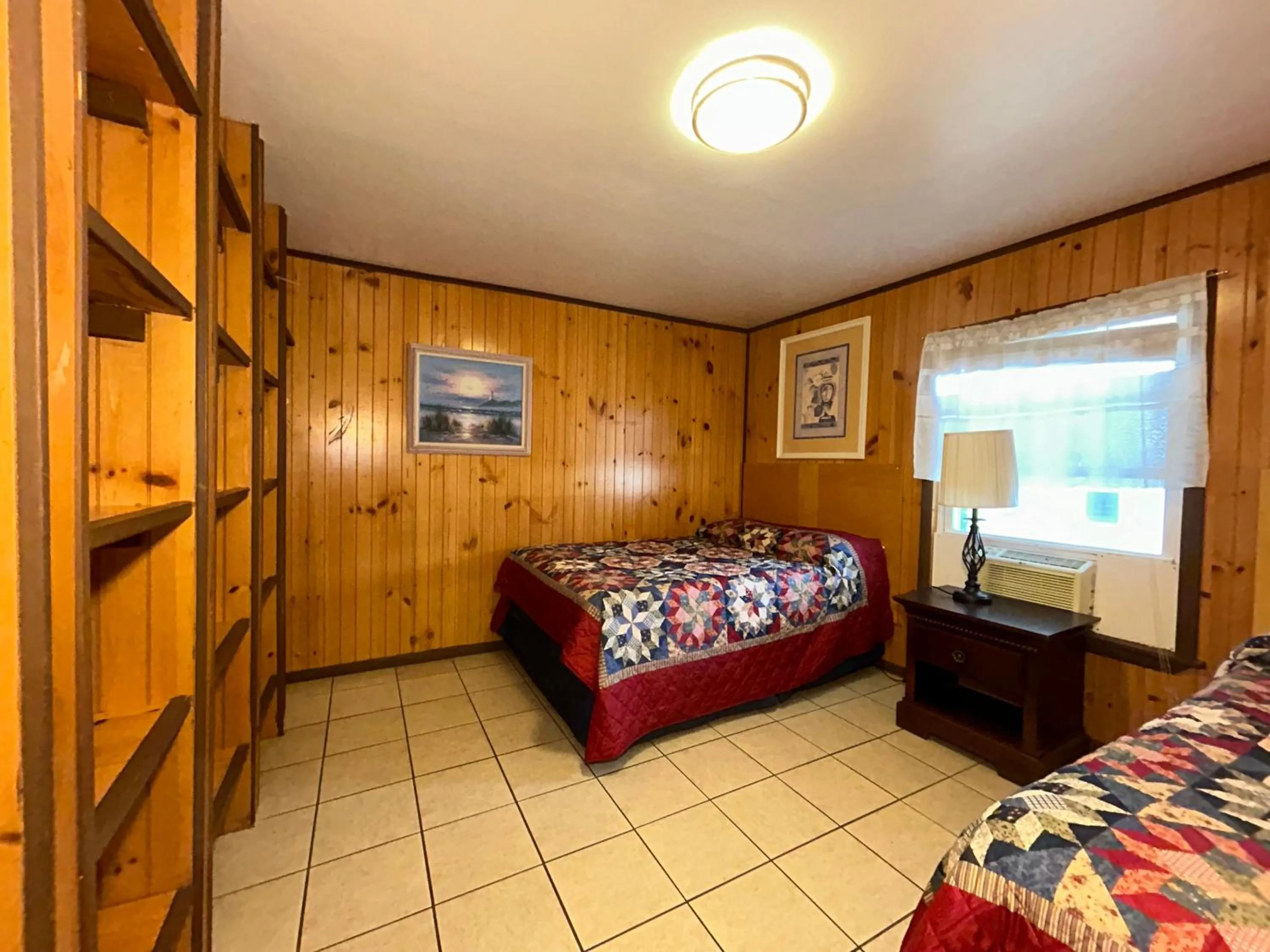 Photo of the whole room, Bed in Wilmington Terrace