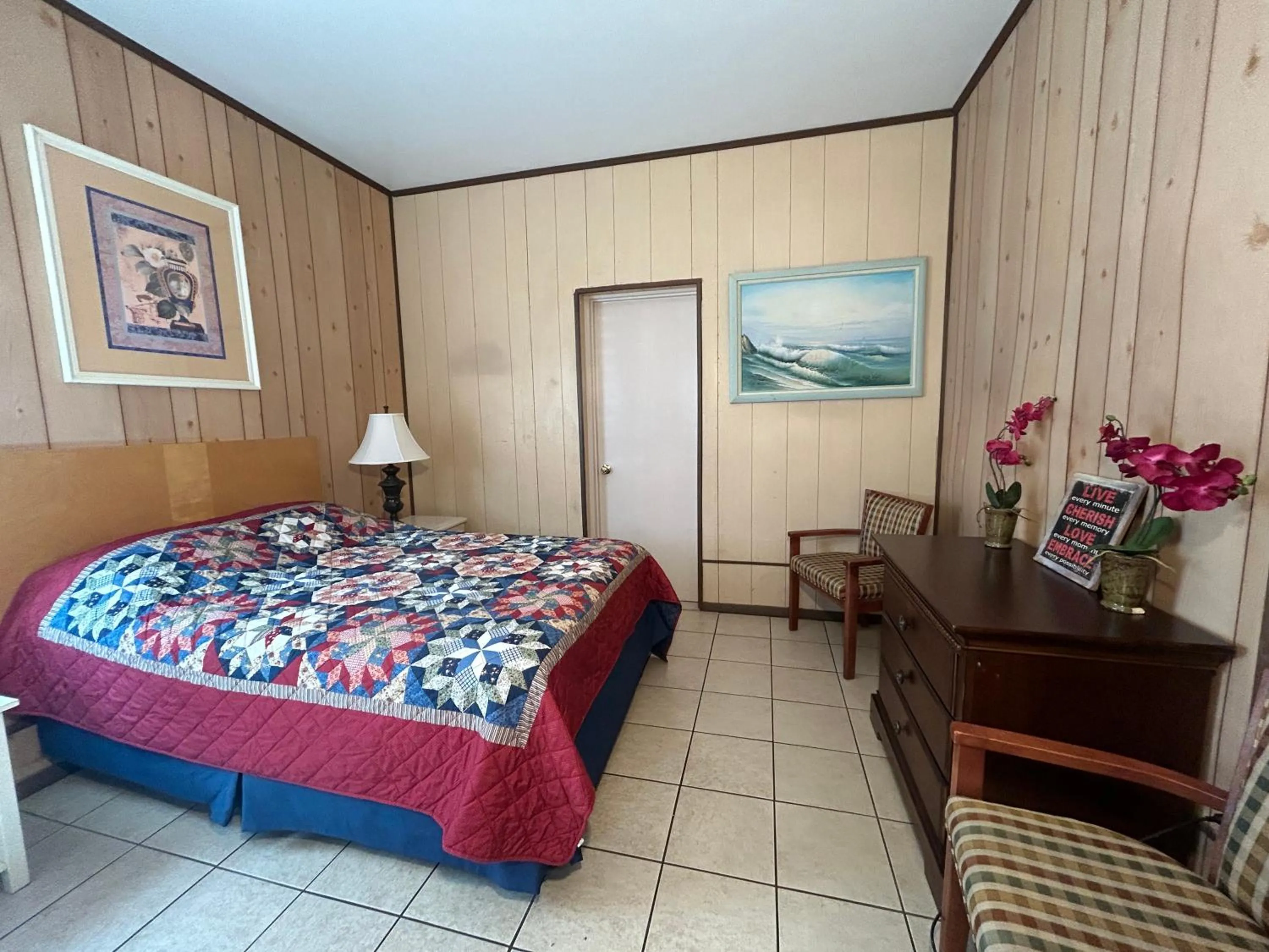 Bed in Wilmington Terrace