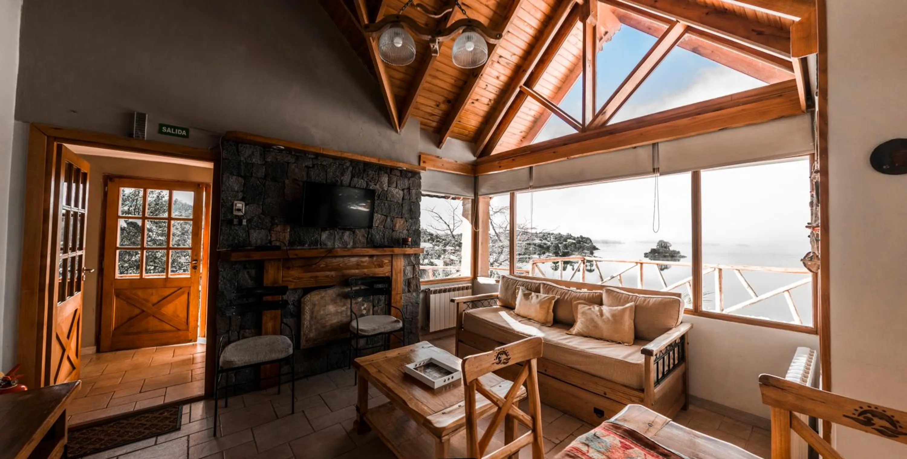 TV and multimedia in Complejo Puerto Malén Club de Montaña