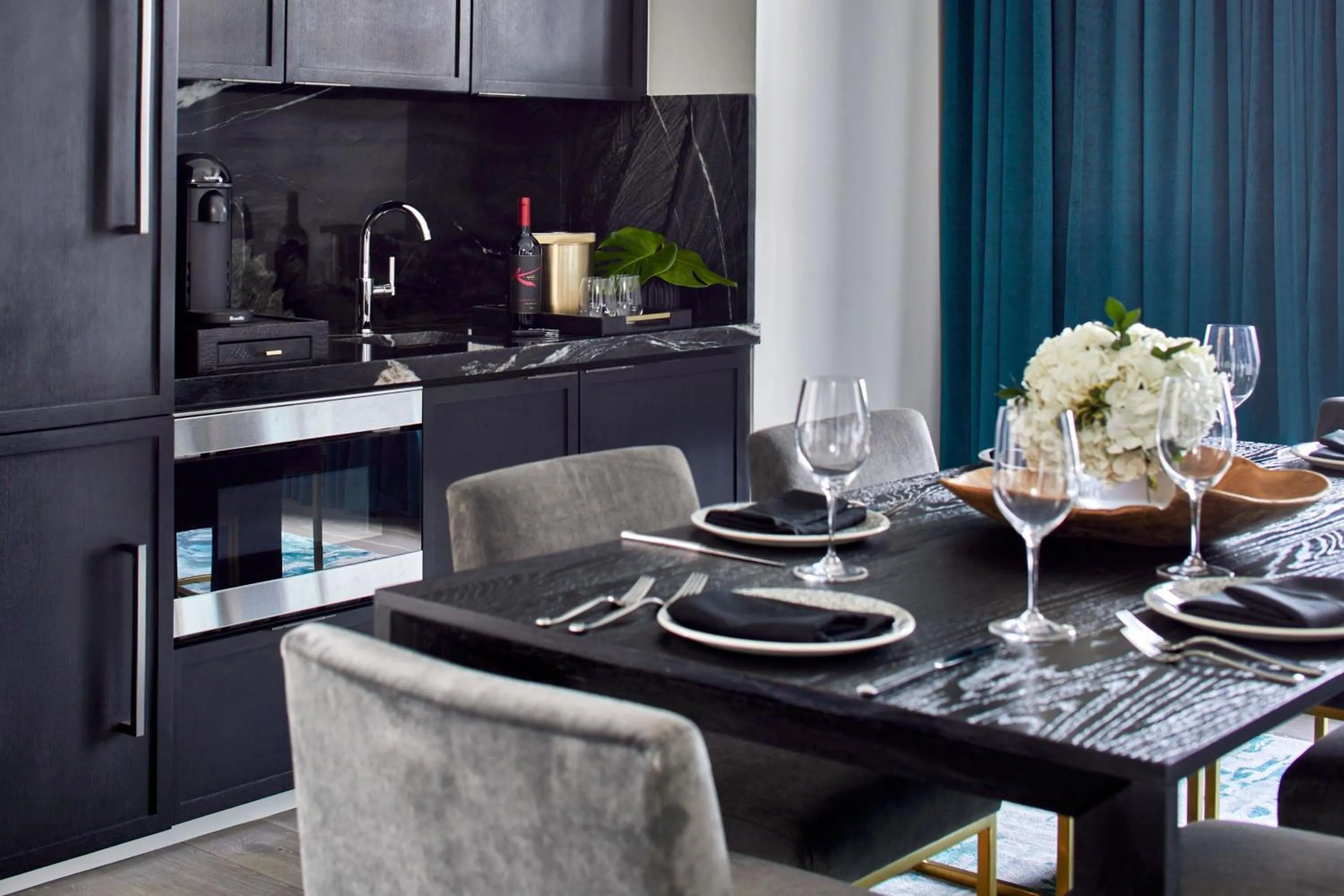 Bedroom in Grand Bohemian Orlando, Autograph Collection