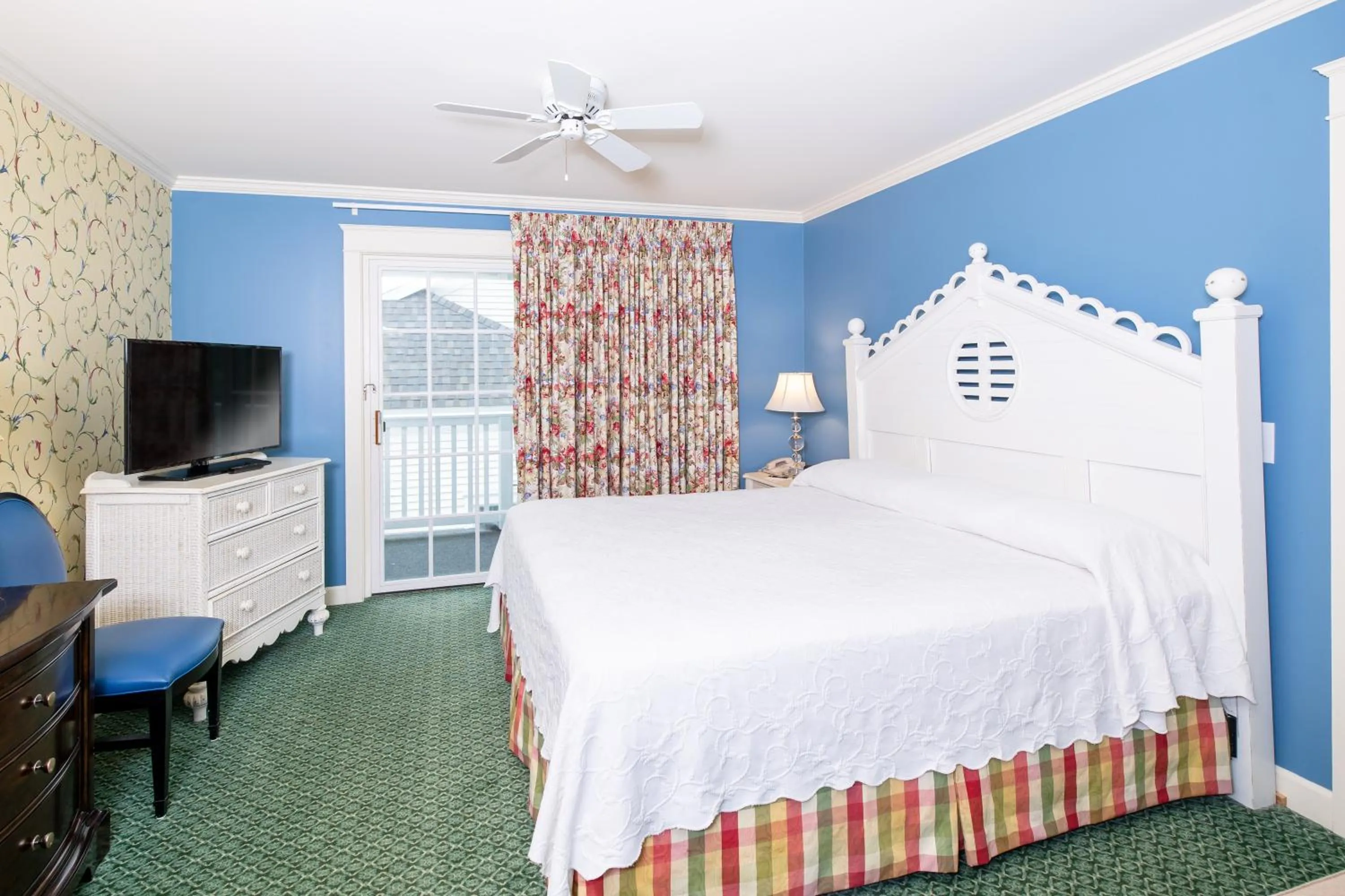 Bedroom in Harbour View Inn