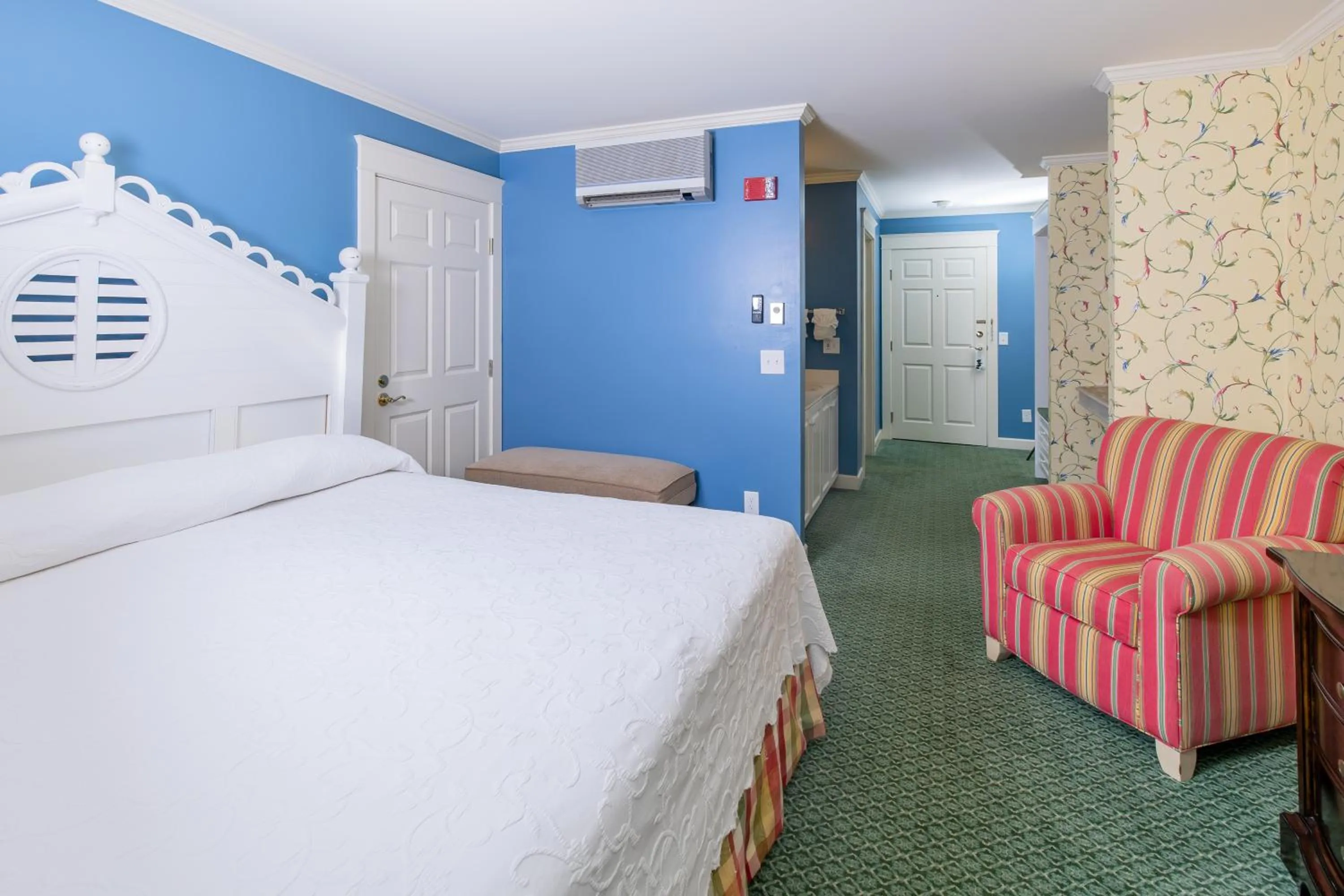 Photo of the whole room in Harbour View Inn