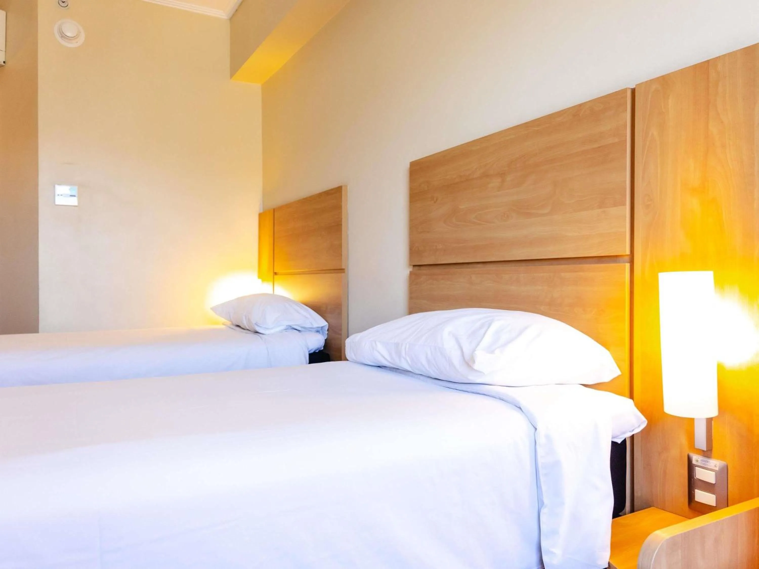 Bedroom, Bed in ibis Valparaiso