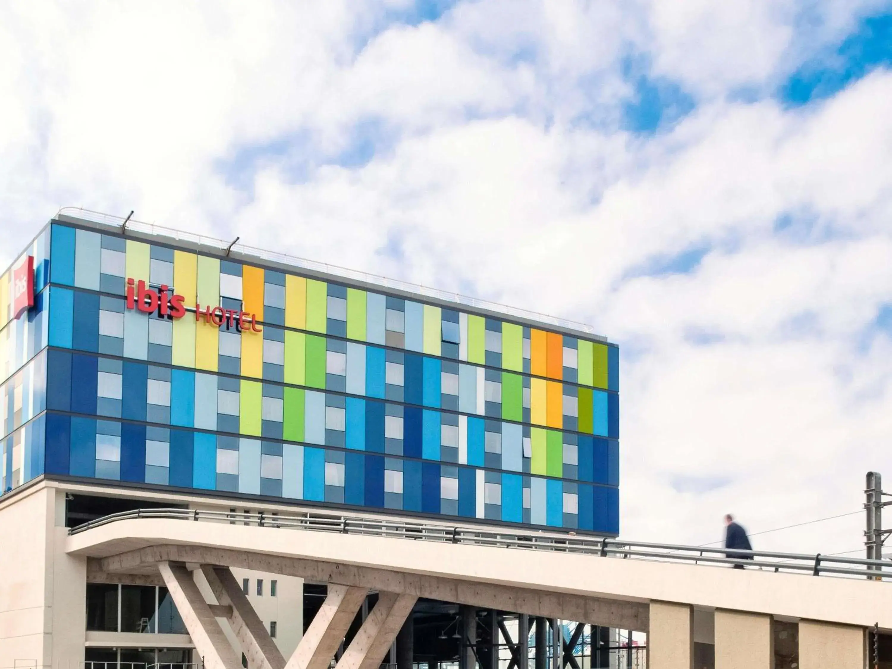 Property building in ibis Valparaiso Property building in ibis Valparaiso