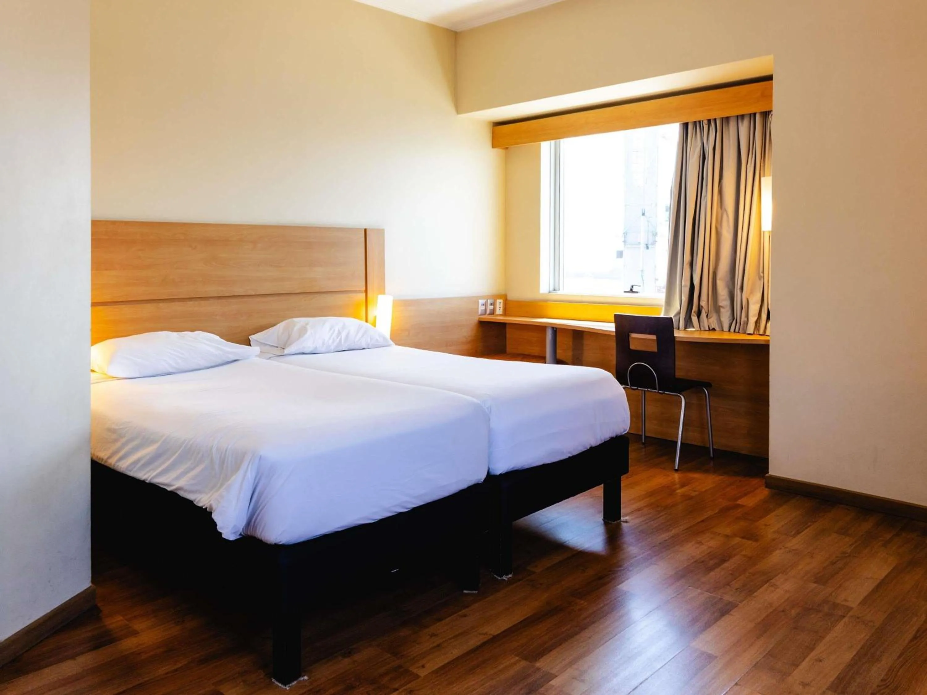 Bedroom, Bed in ibis Valparaiso