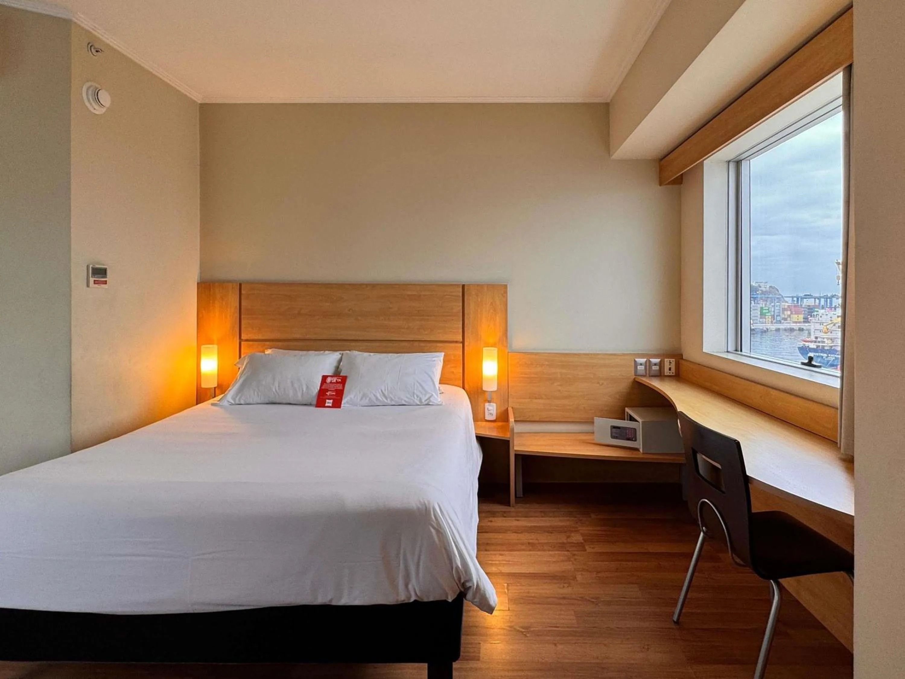 Bedroom, Bed in ibis Valparaiso