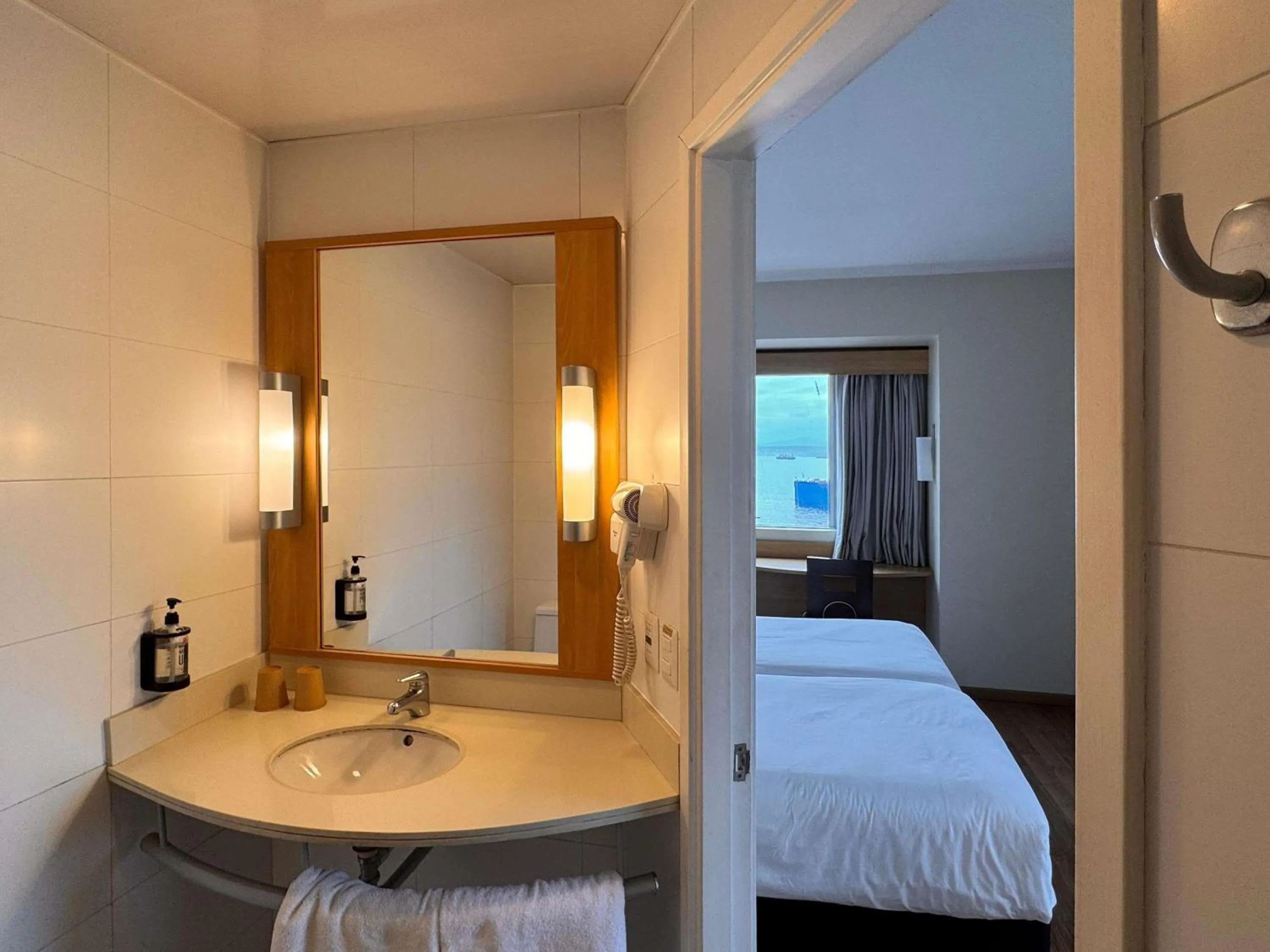 Bedroom, Bed in ibis Valparaiso