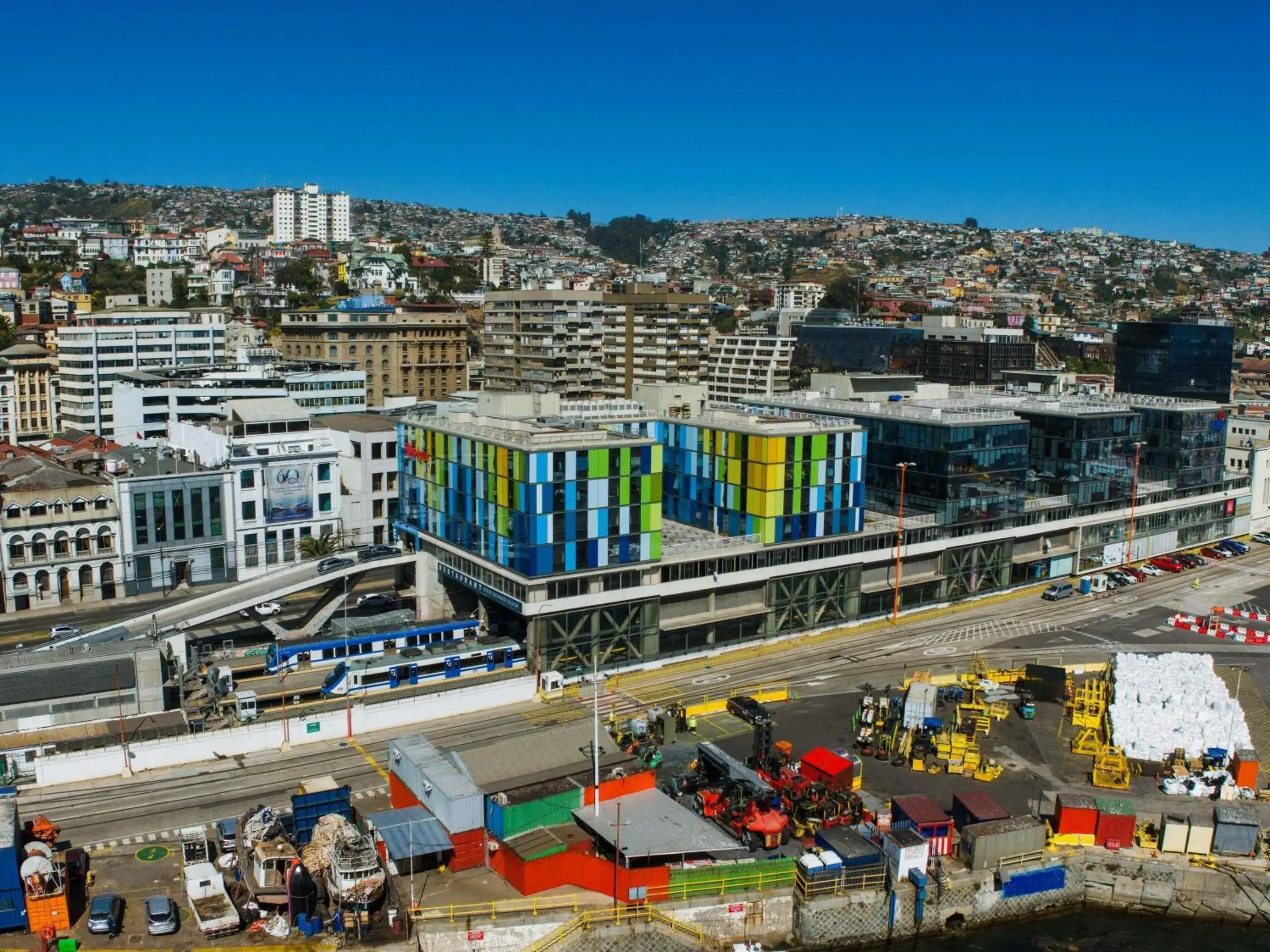 Property building in ibis Valparaiso Property building in ibis Valparaiso