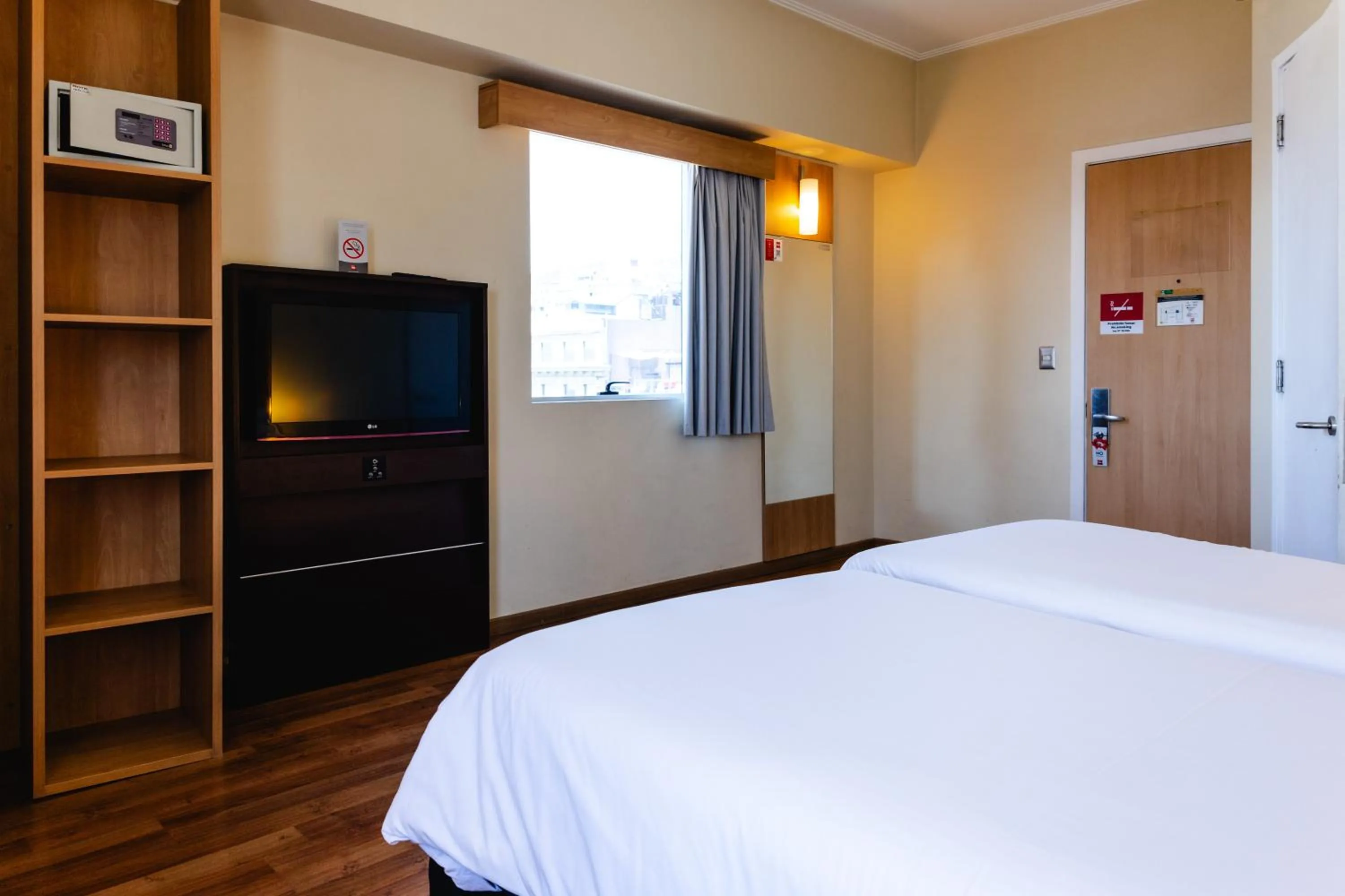 Bed in ibis Valparaiso