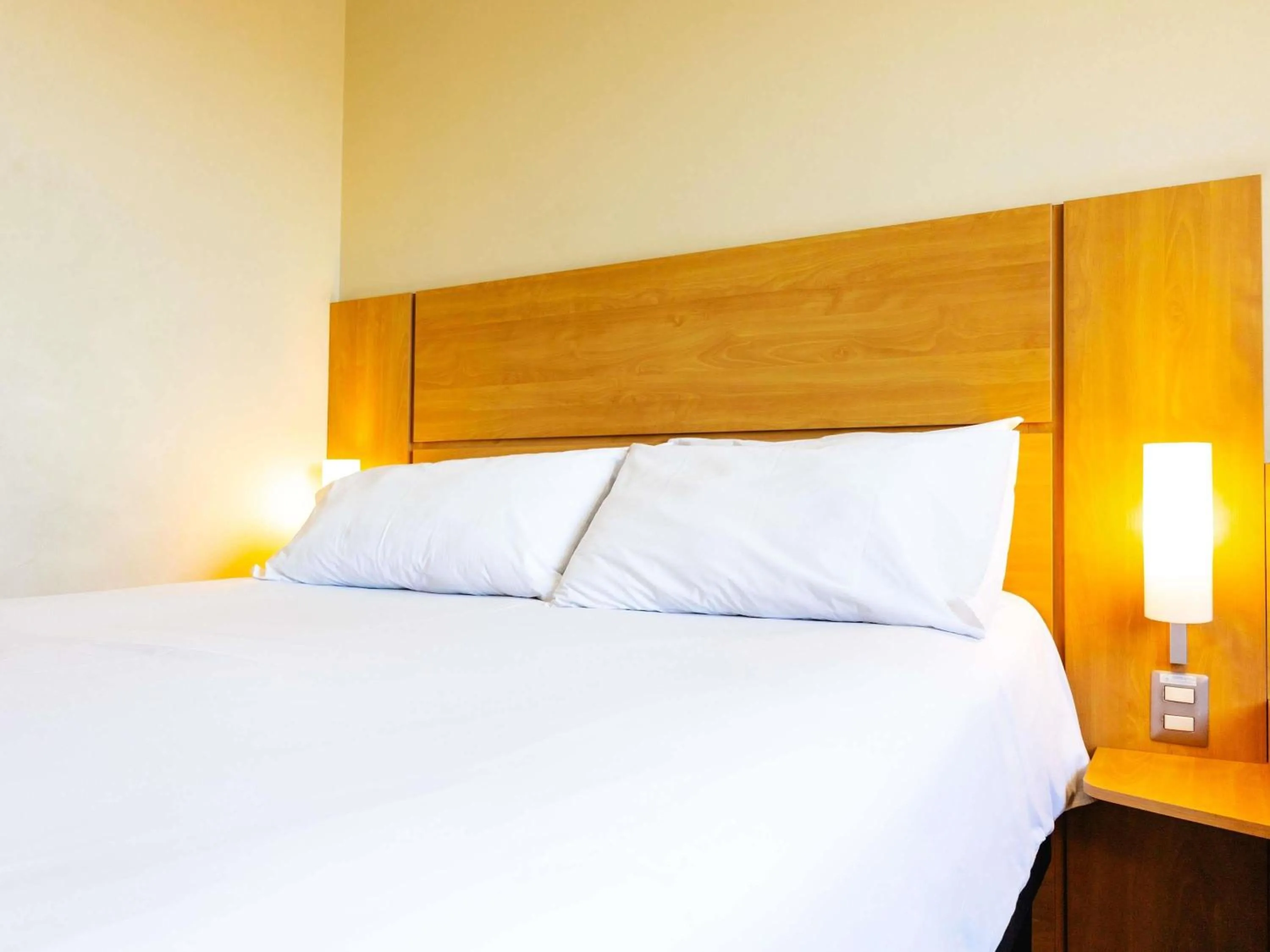 Bedroom, Bed in ibis Valparaiso