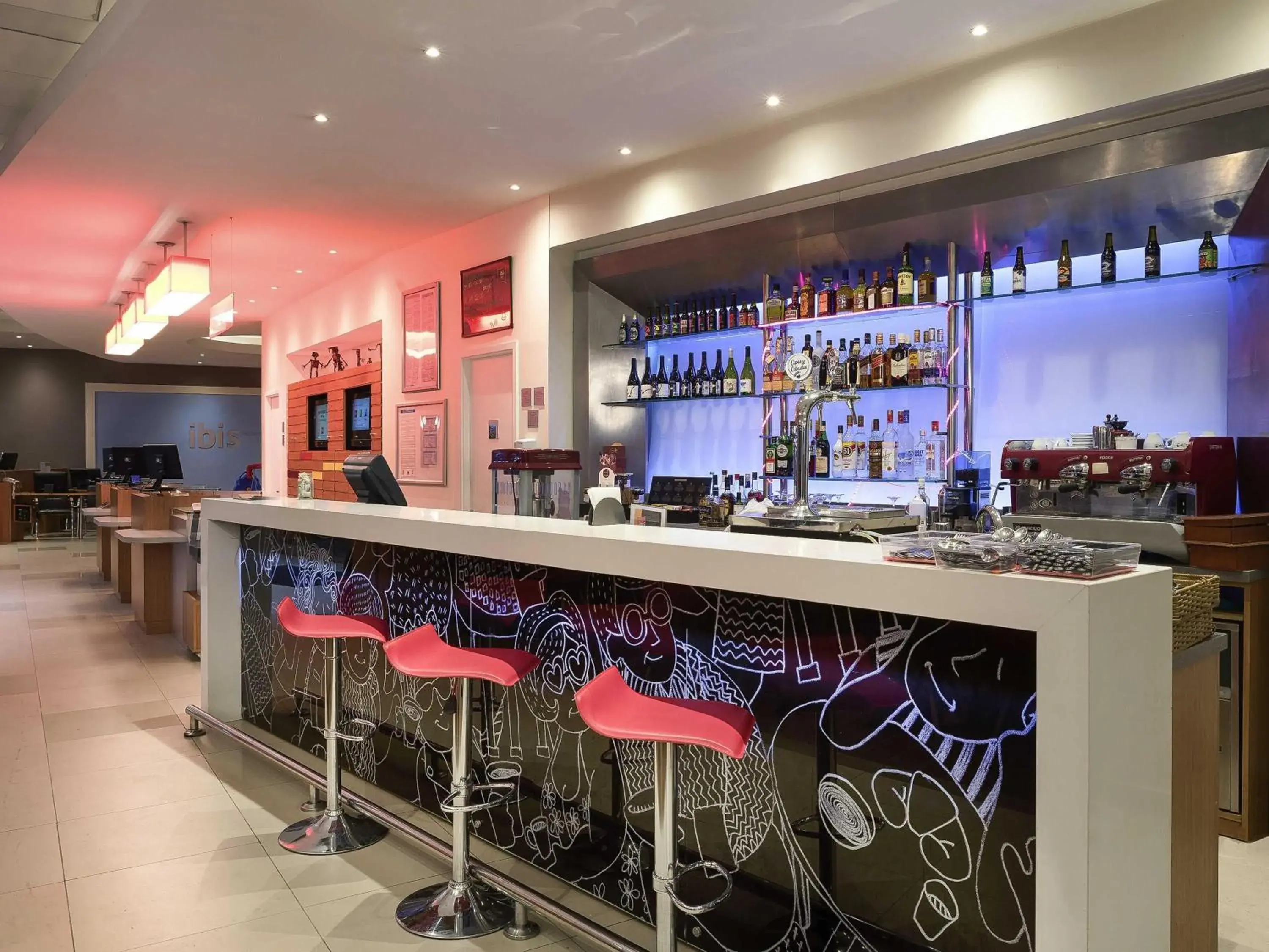 Lounge or bar in ibis Valparaiso Lounge or bar in ibis Valparaiso