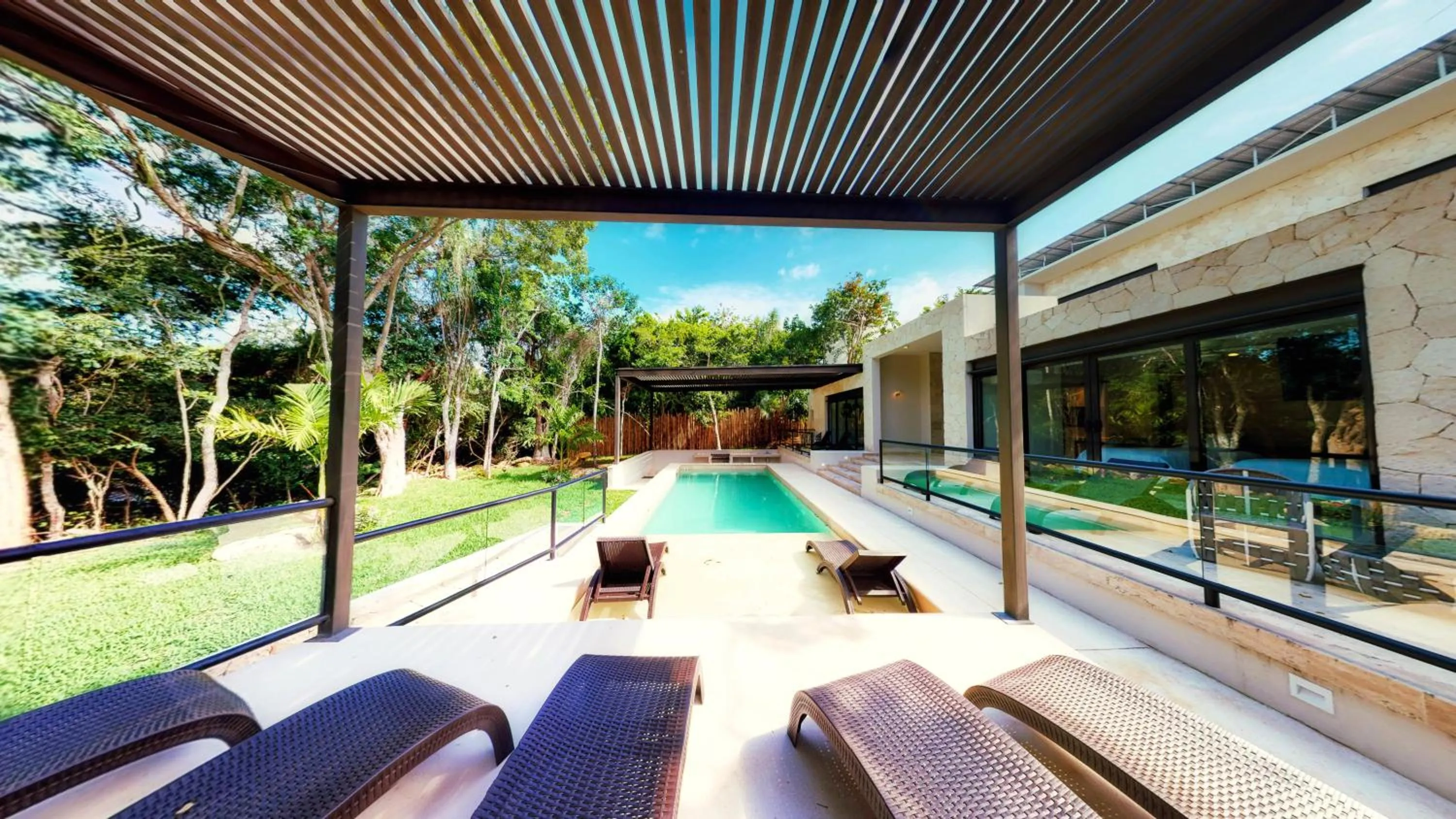 Swimming pool in Xaha Villas Suites & Golf Resort