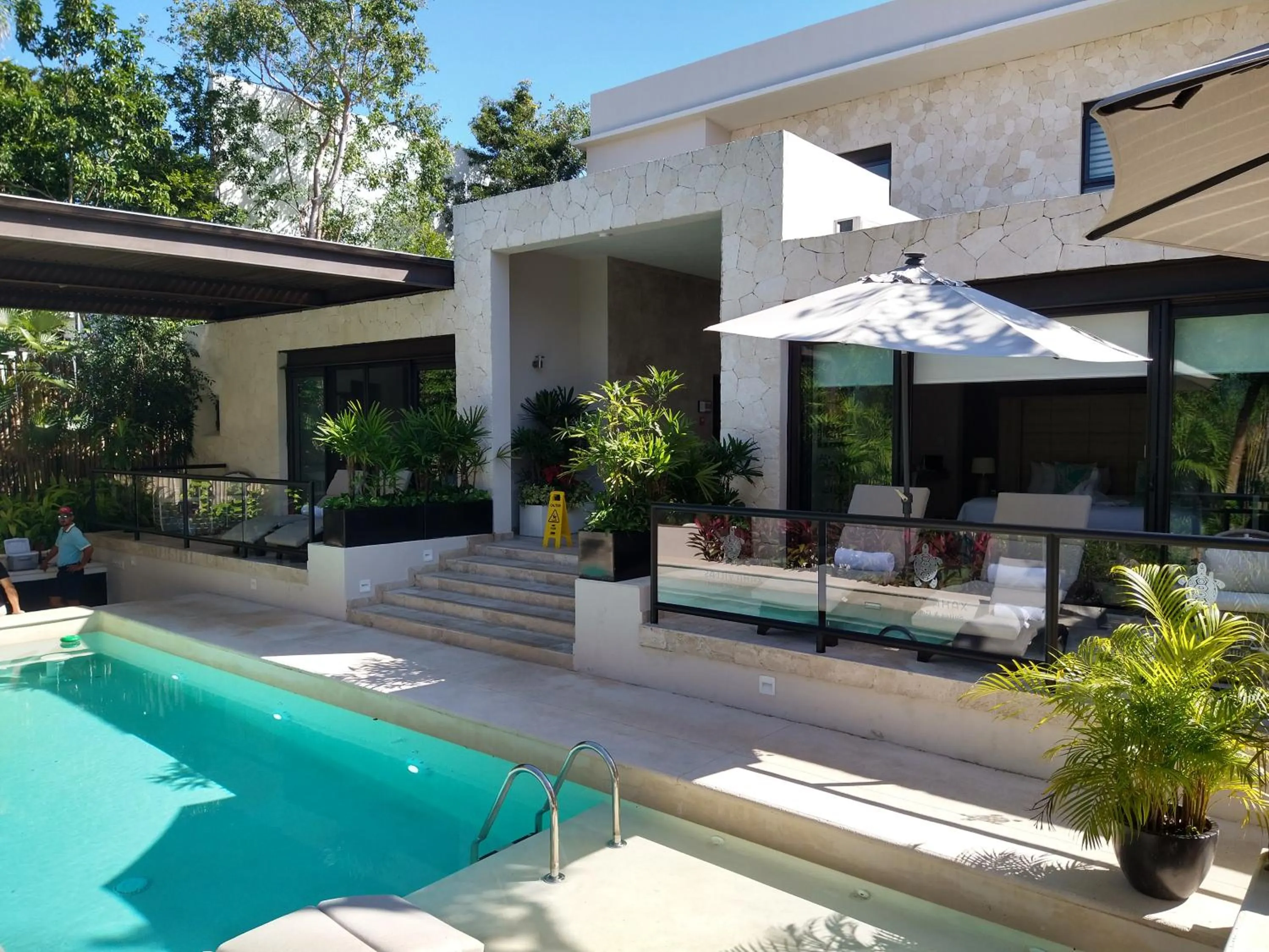 Swimming pool in Xaha Villas Suites & Golf Resort