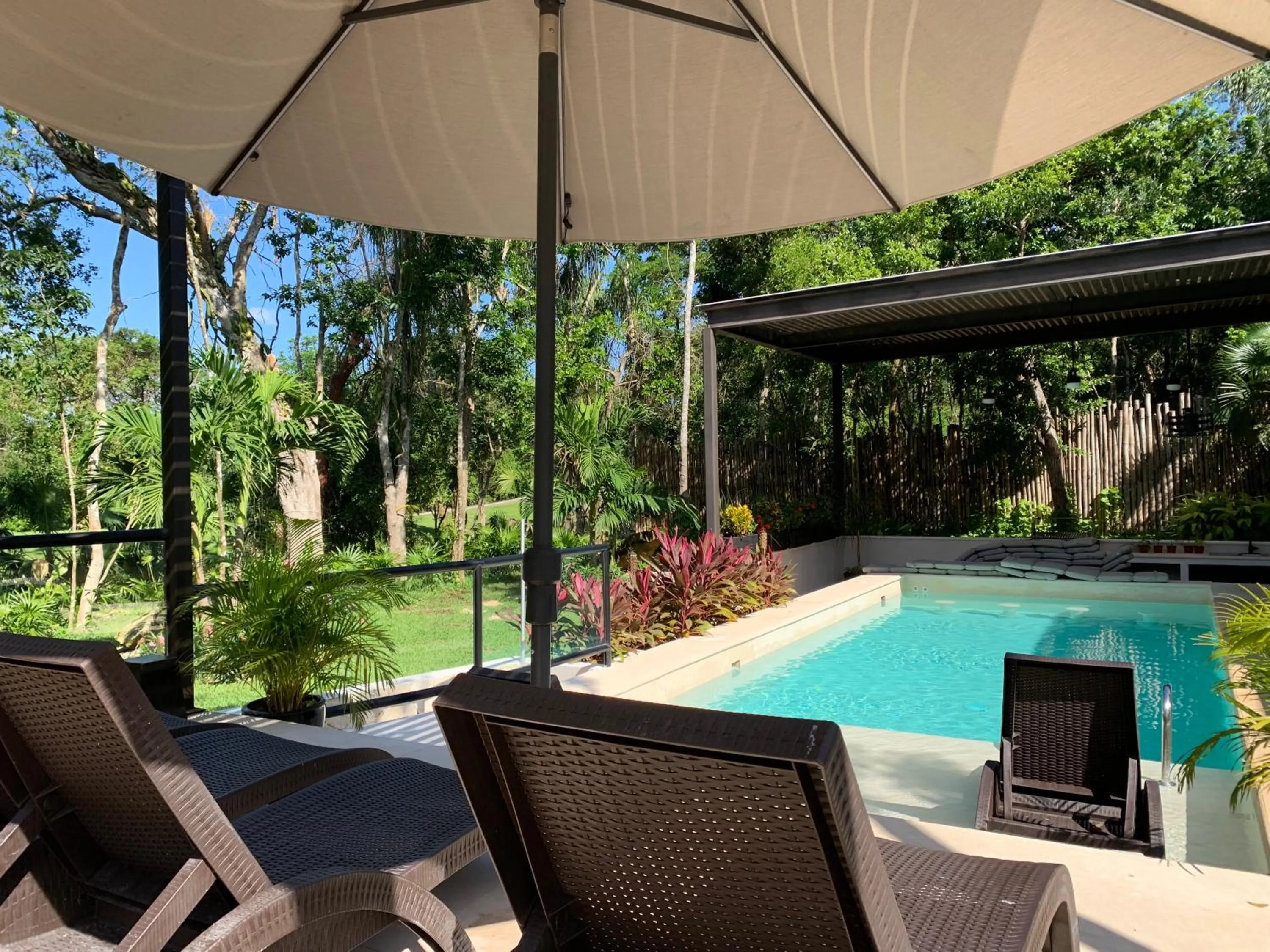 Swimming pool in Xaha Villas Suites & Golf Resort