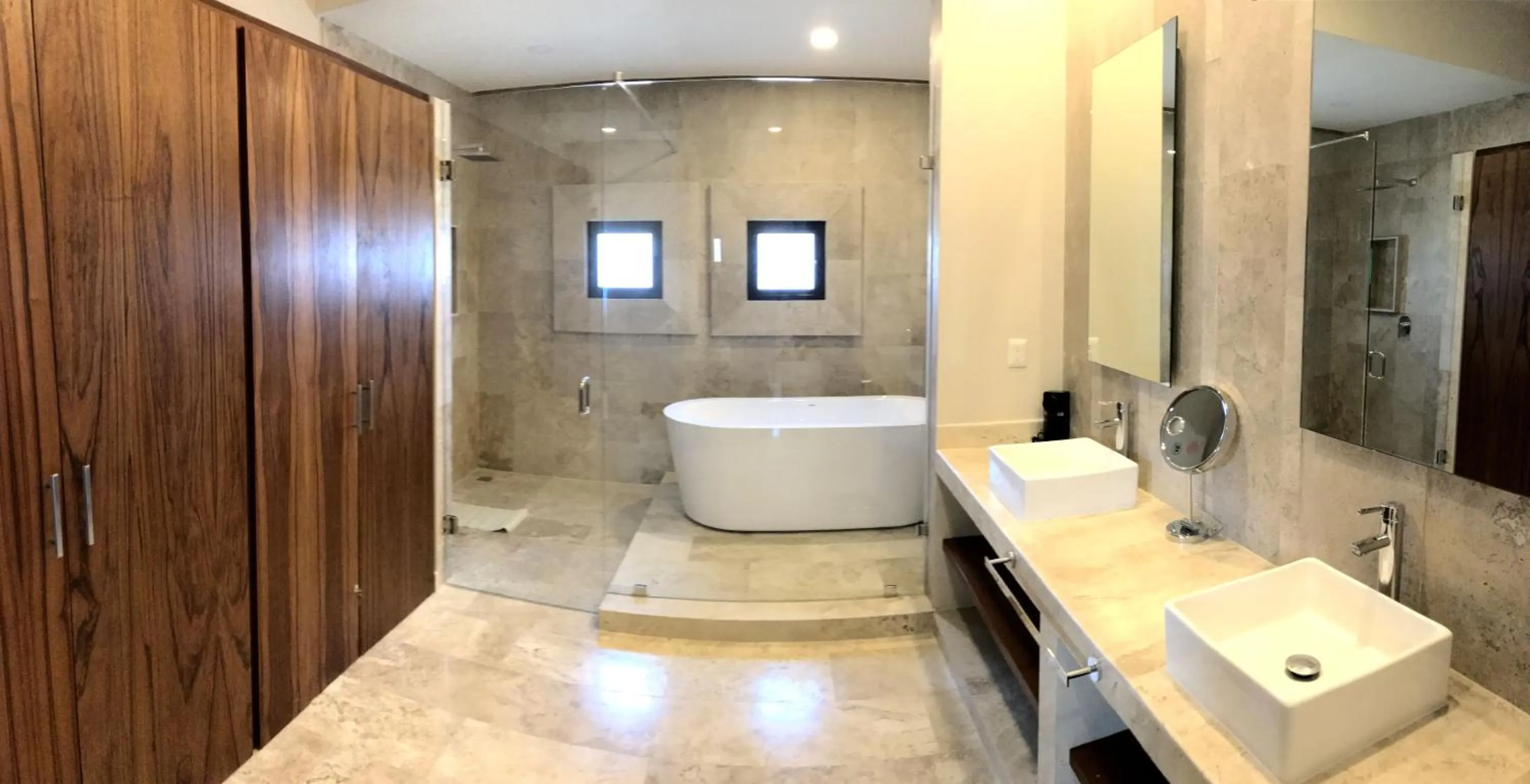 Bathroom in Xaha Villas Suites & Golf Resort
