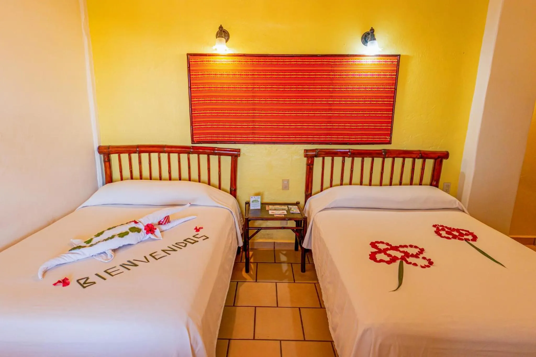 Photo of the whole room, Bed in Hotel Casa Sun and Moon