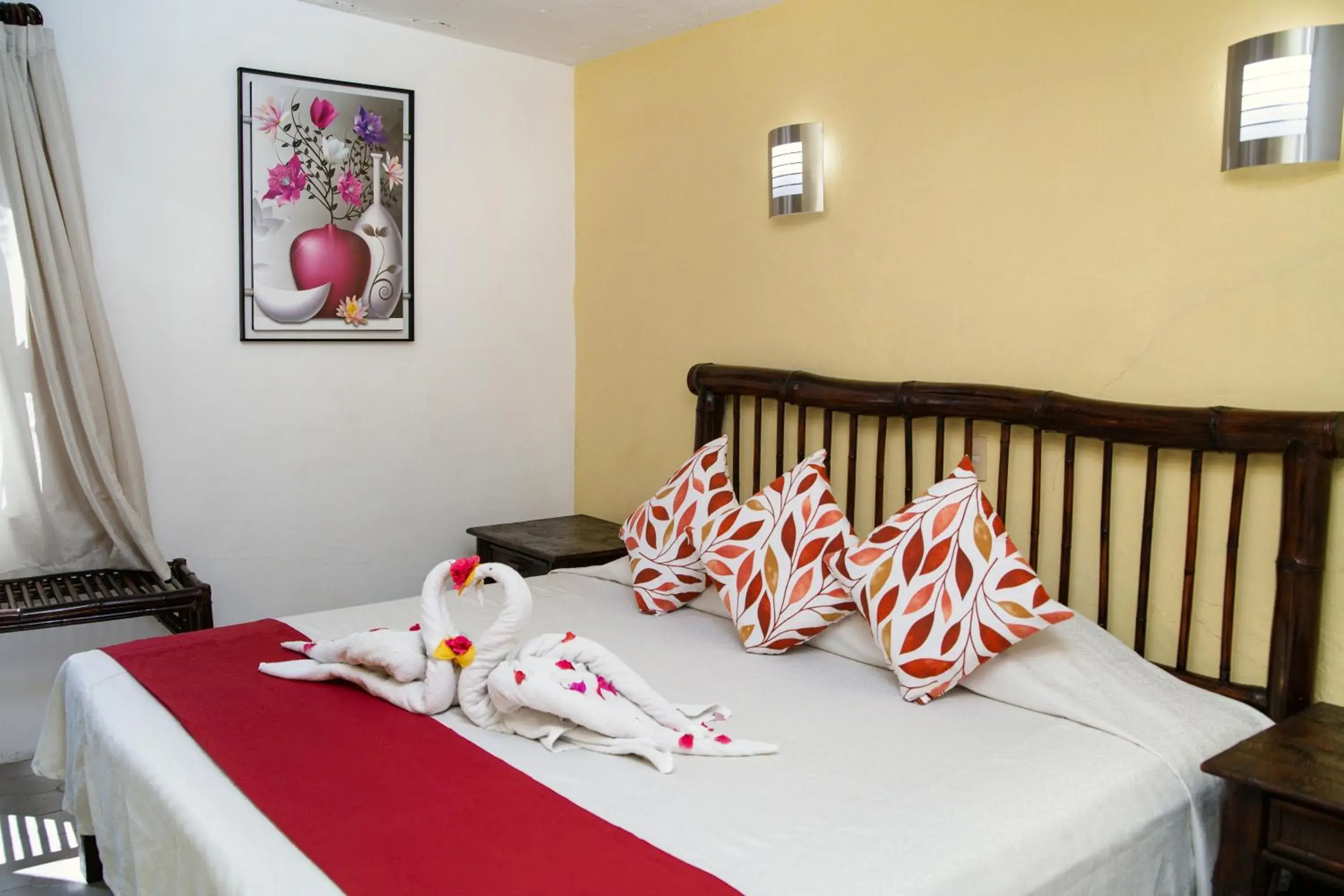 Queen Room in Hotel Zihua Caracol Queen Room in Hotel Zihua Caracol