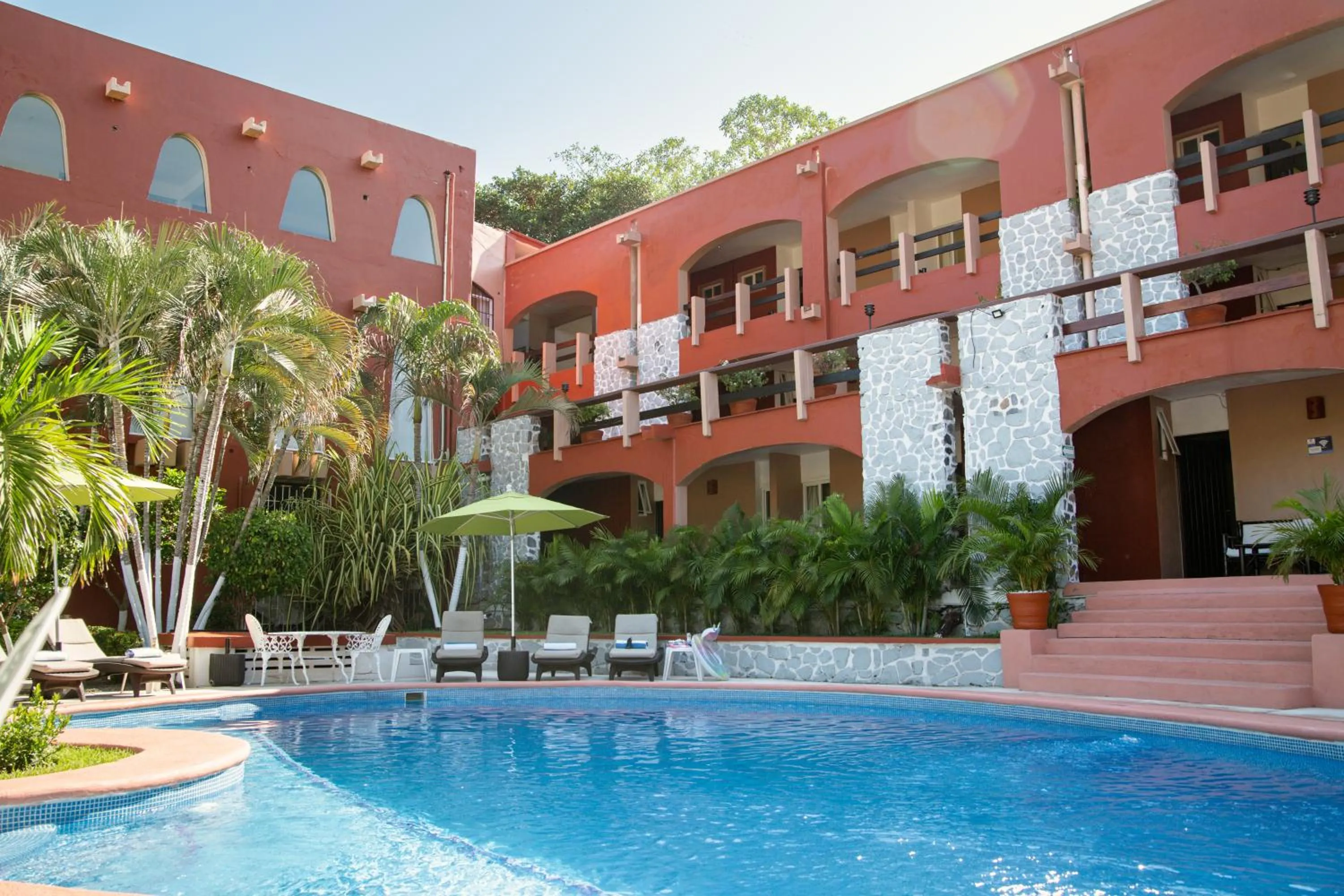Swimming pool in Hotel Zihua Caracol