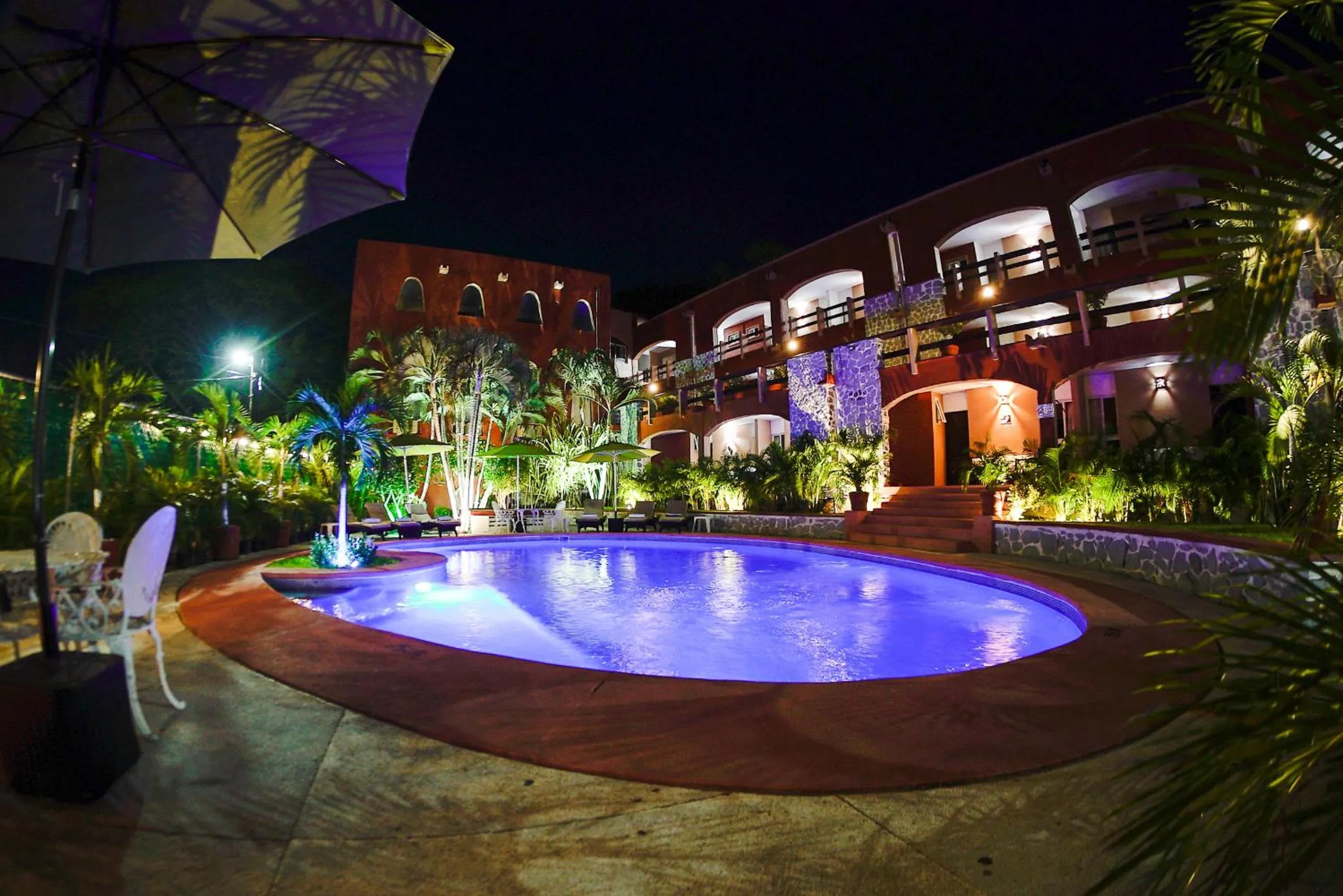Swimming pool in Hotel Zihua Caracol
