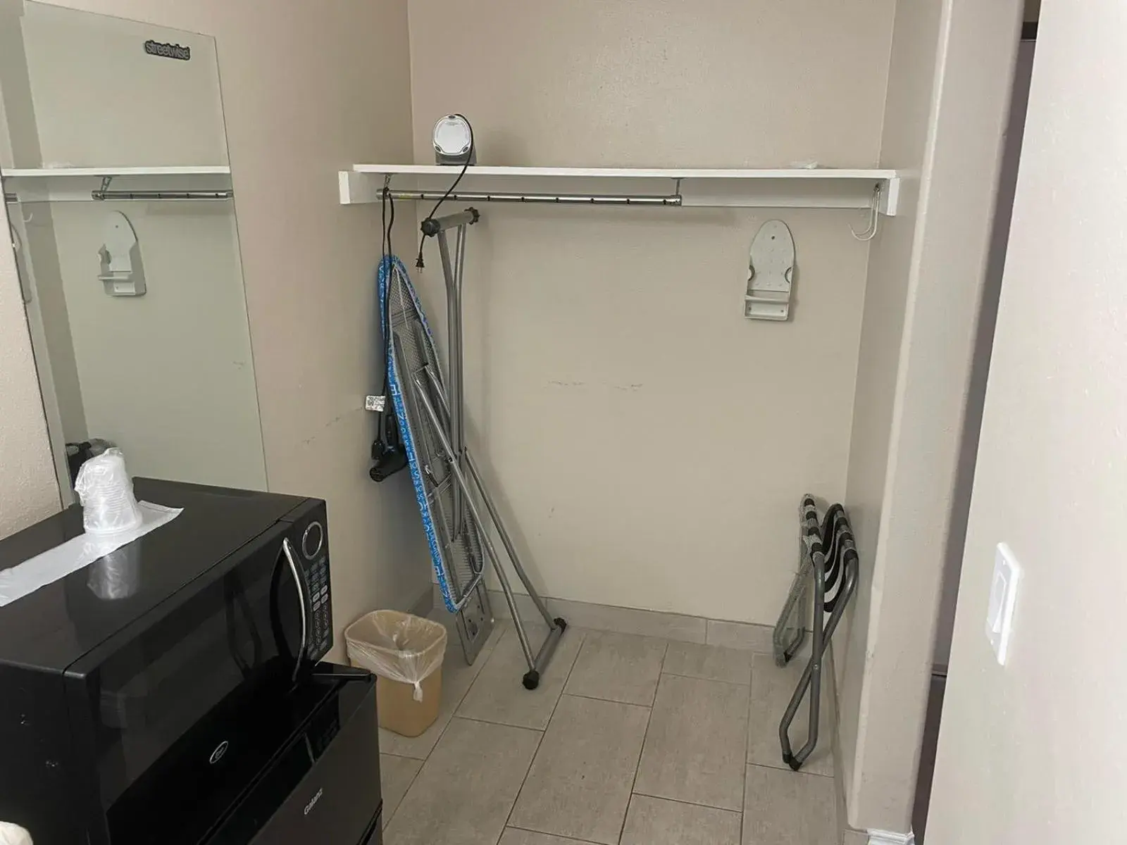 Colony Inn Colony Inn