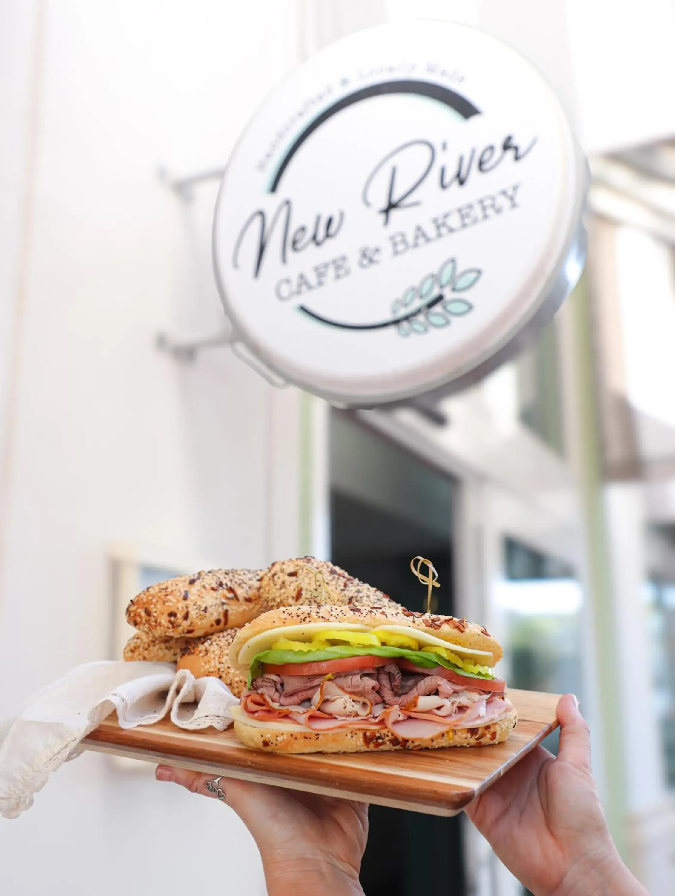 Restaurant/places to eat in Riverside Hotel Restaurant/places to eat in Riverside Hotel