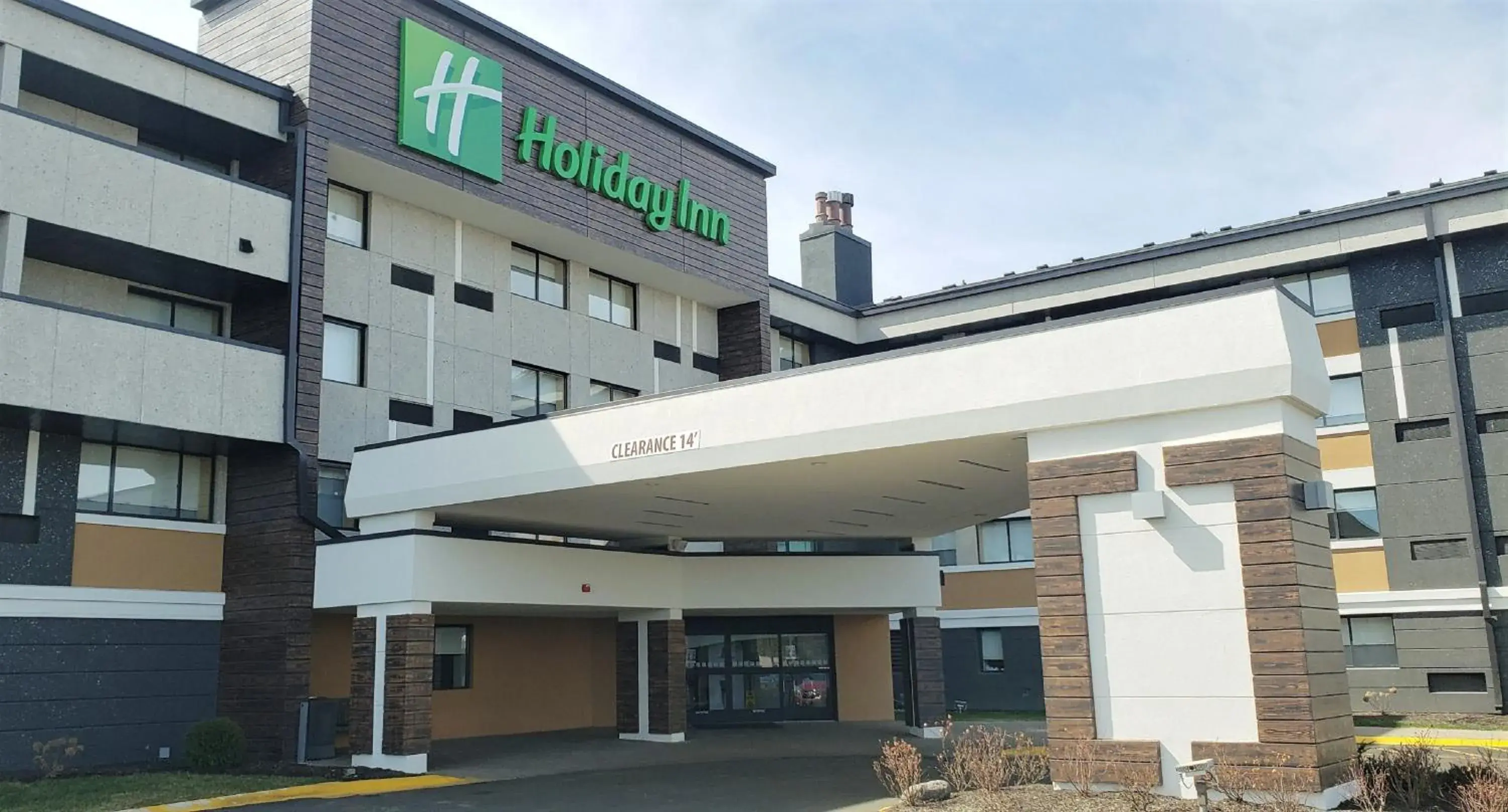 Property building in Holiday Inn Indianapolis Airport Area N