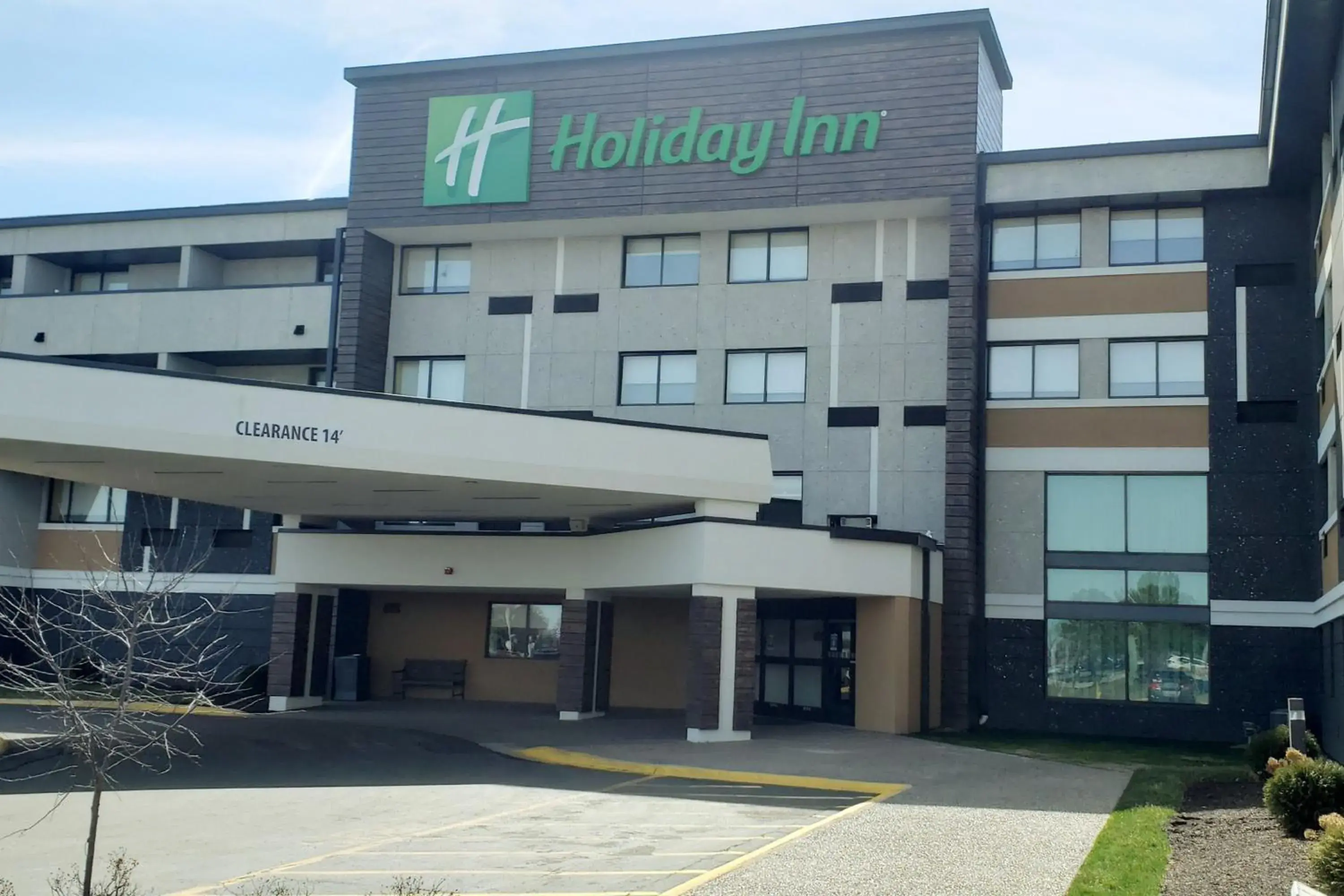 Property building in Holiday Inn Indianapolis Airport Area N