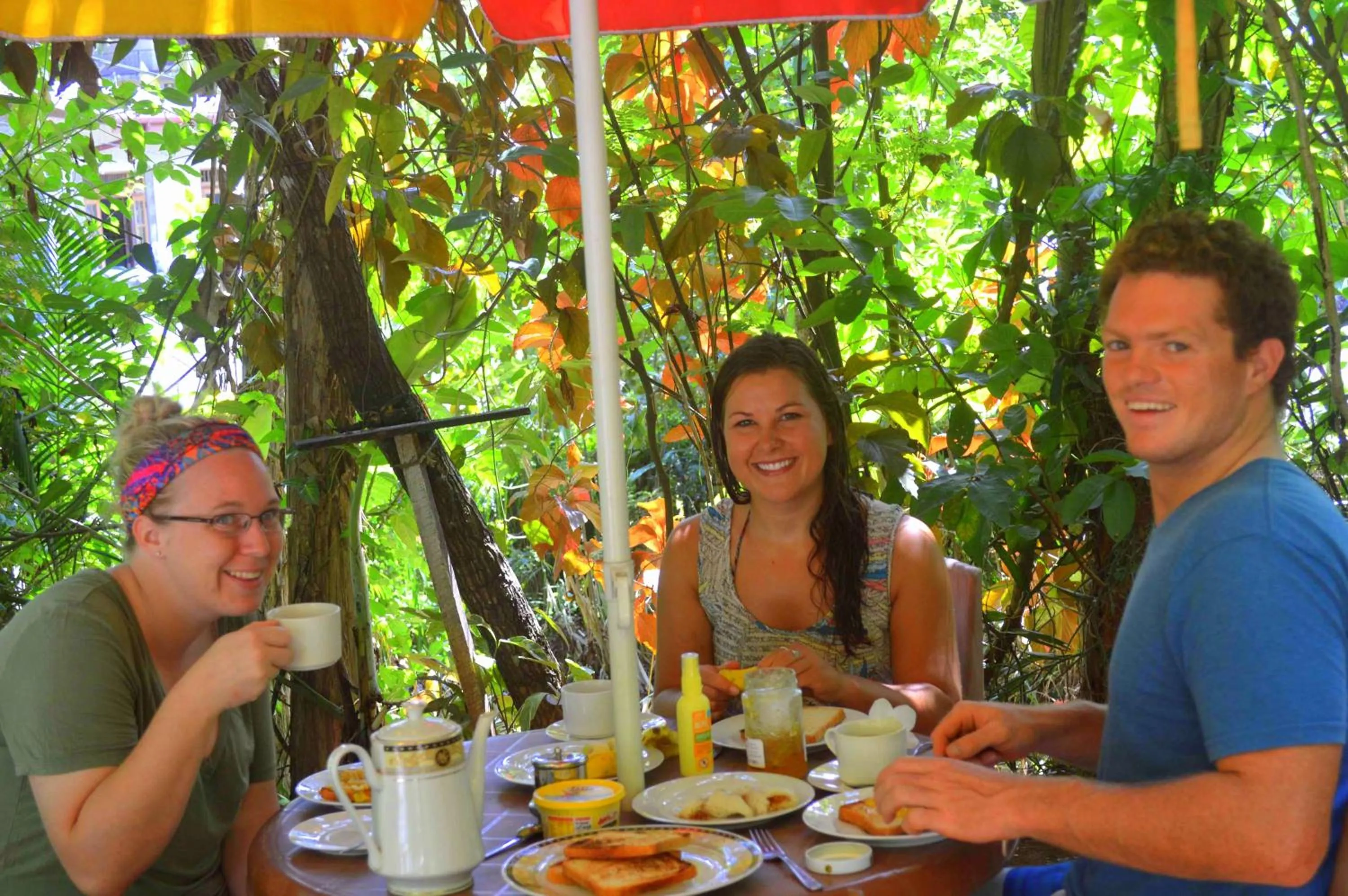 Restaurant/places to eat in Haniffas Holiday Inn