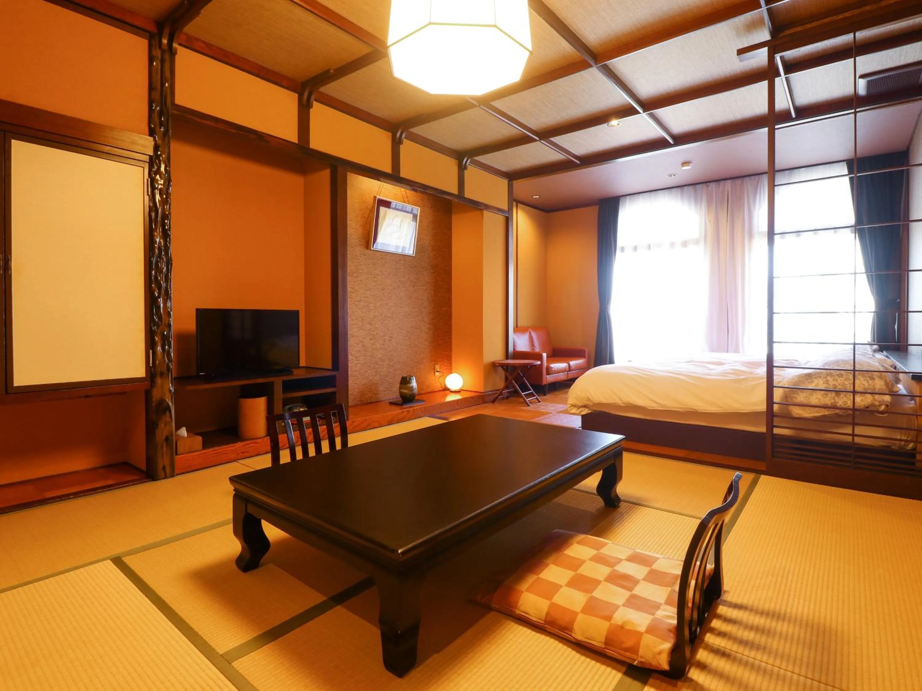 Photo of the whole room in Toeikan