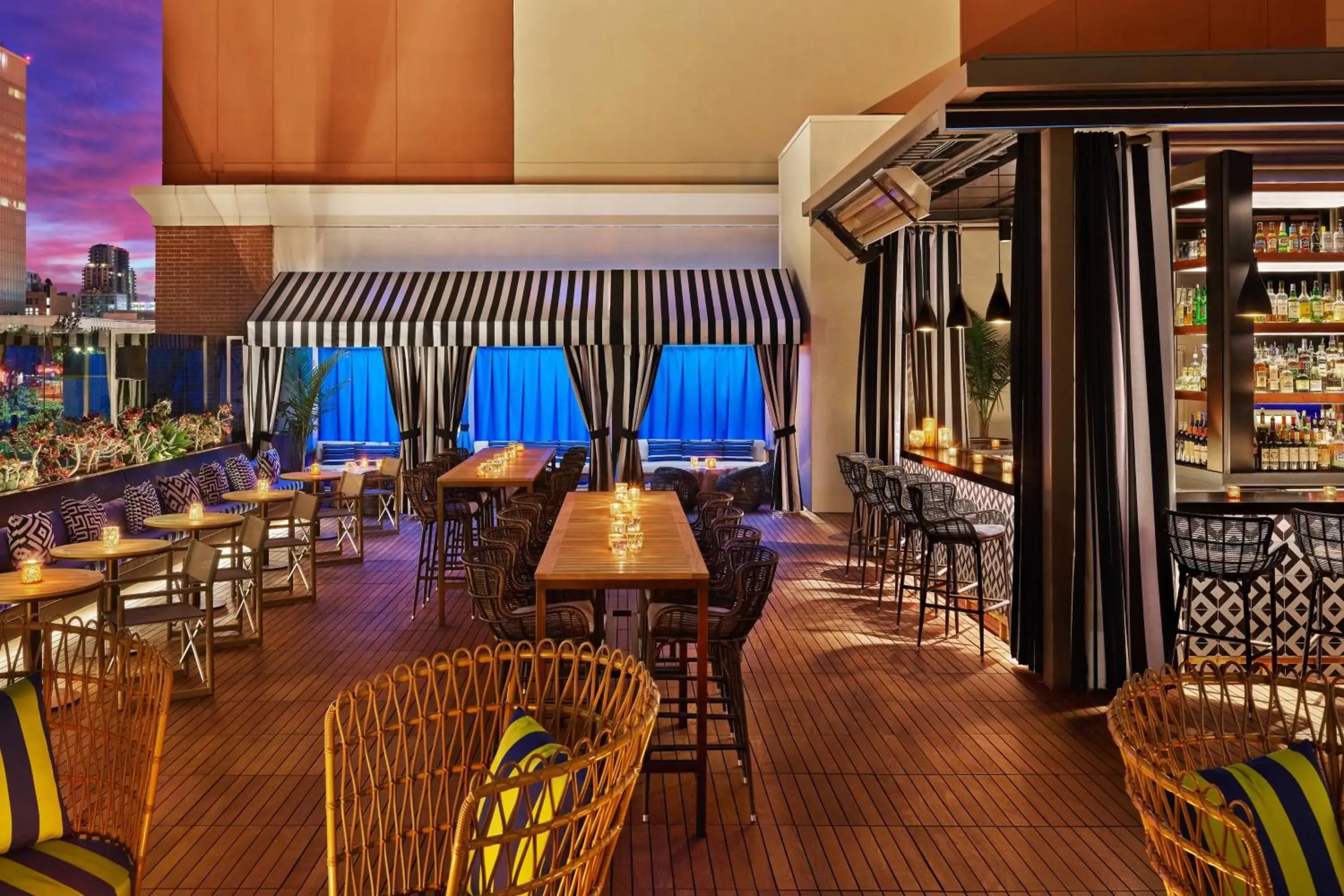 Lounge or bar in Hotel Republic San Diego, Autograph Collection Lounge or bar in Hotel Republic San Diego, Autograph Collection