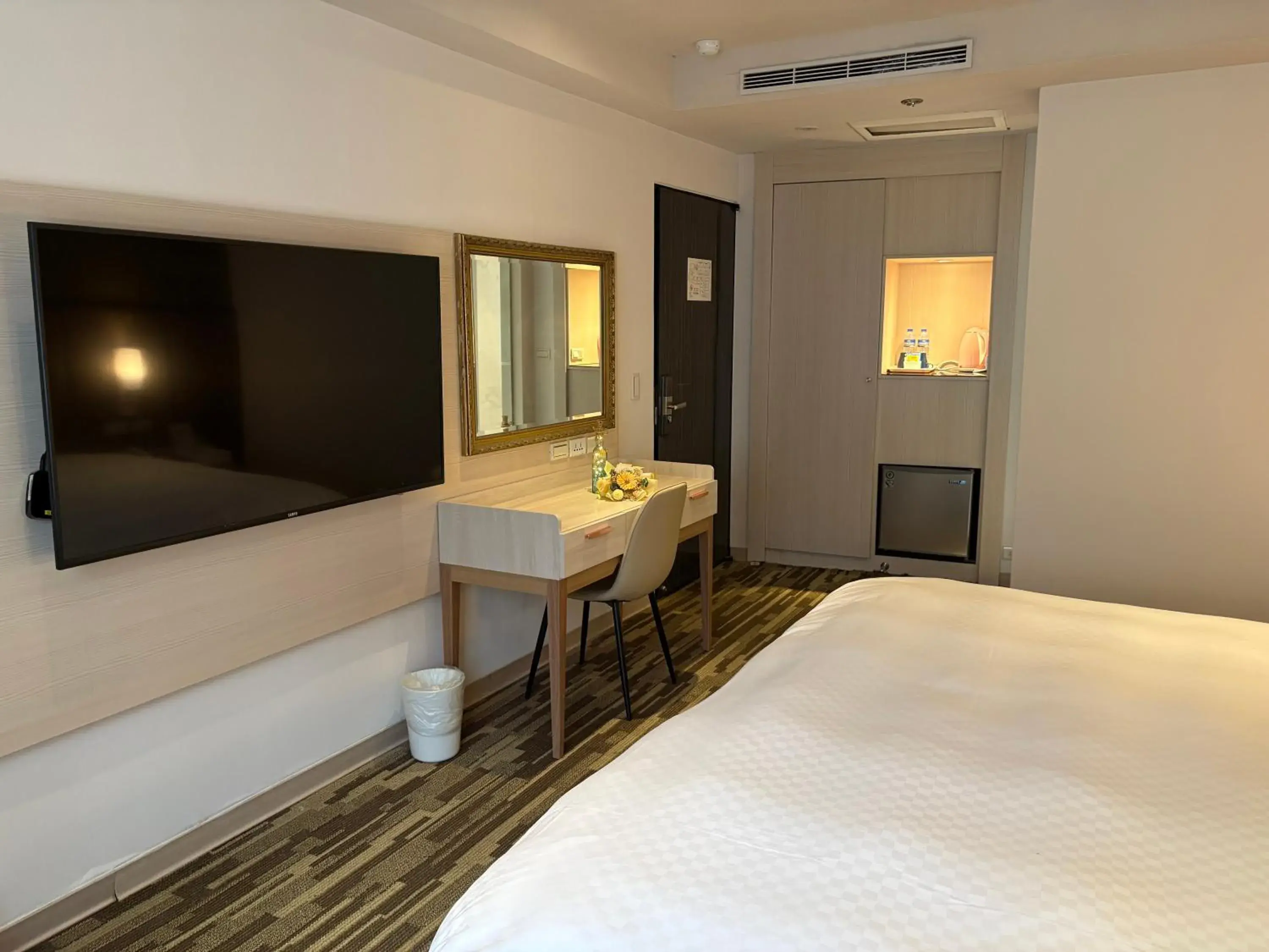 Bed in Grace Hotel Bed in Grace Hotel