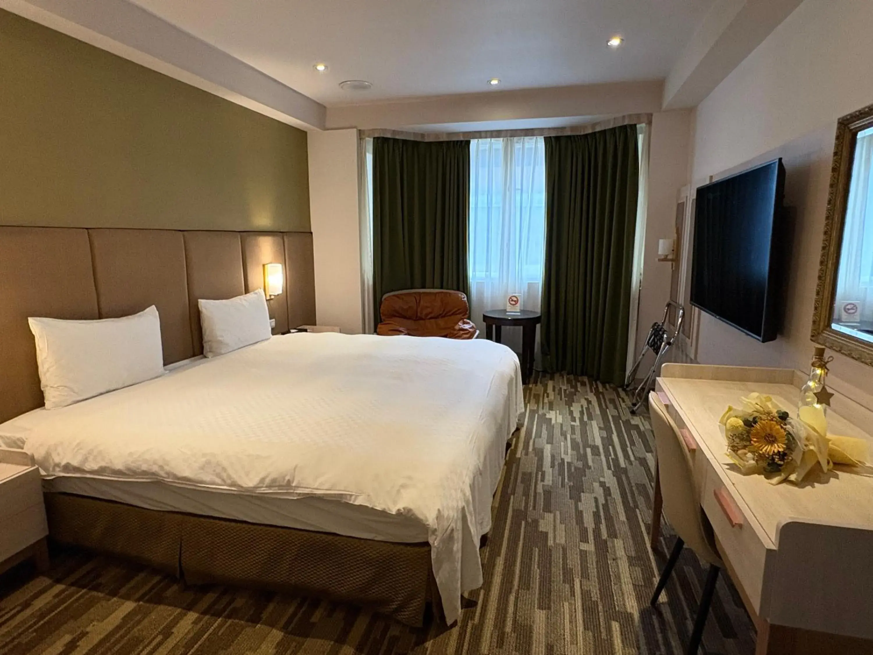 Bedroom, Bed in Grace Hotel Bedroom, Bed in Grace Hotel