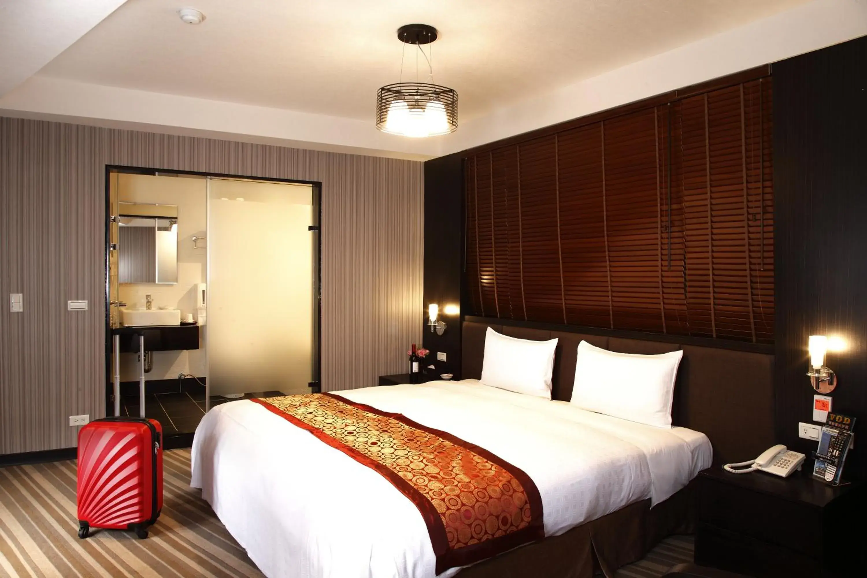 Photo of the whole room, Bed in Grace Hotel