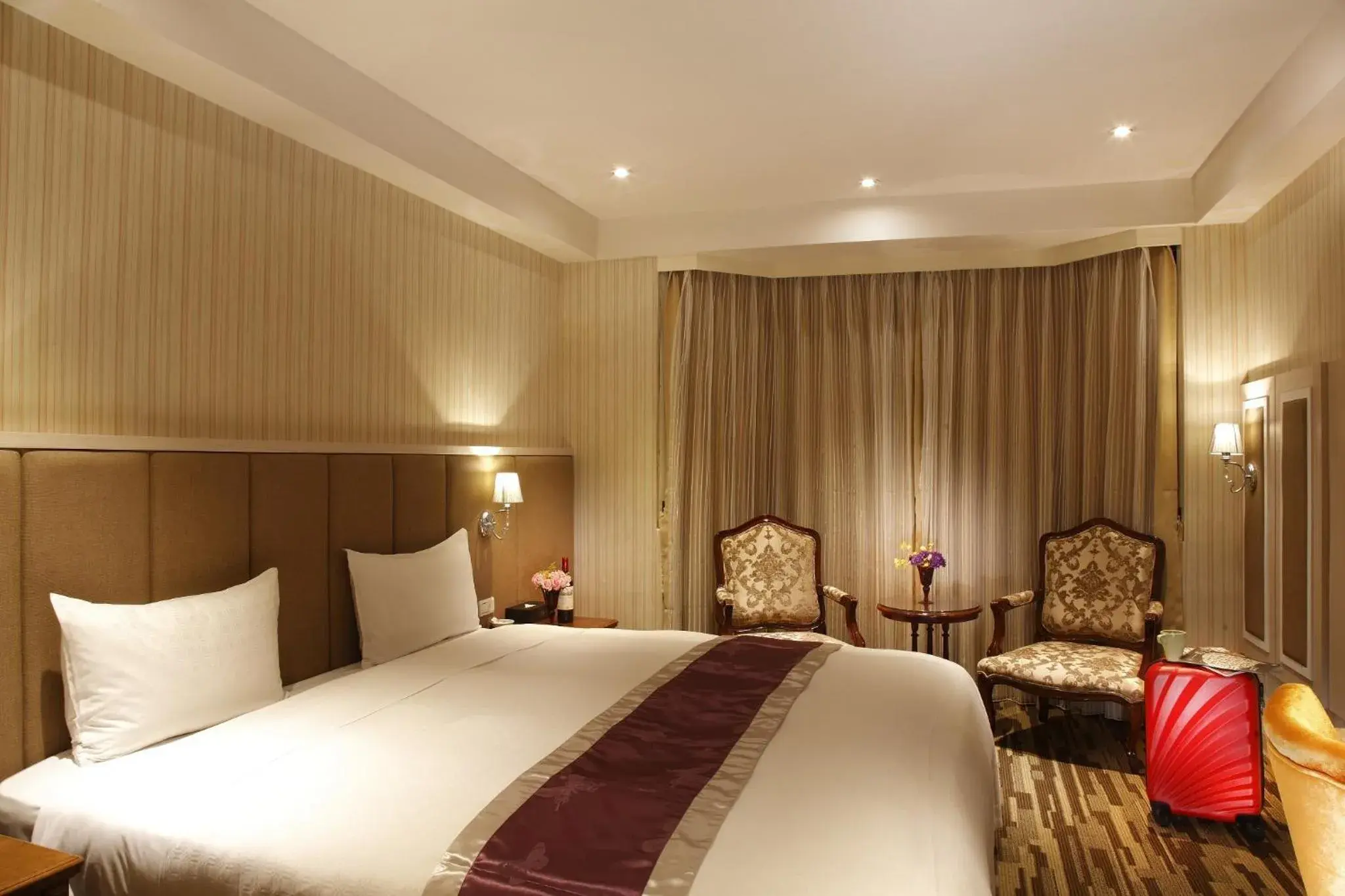 Bedroom, Bed in Grace Hotel