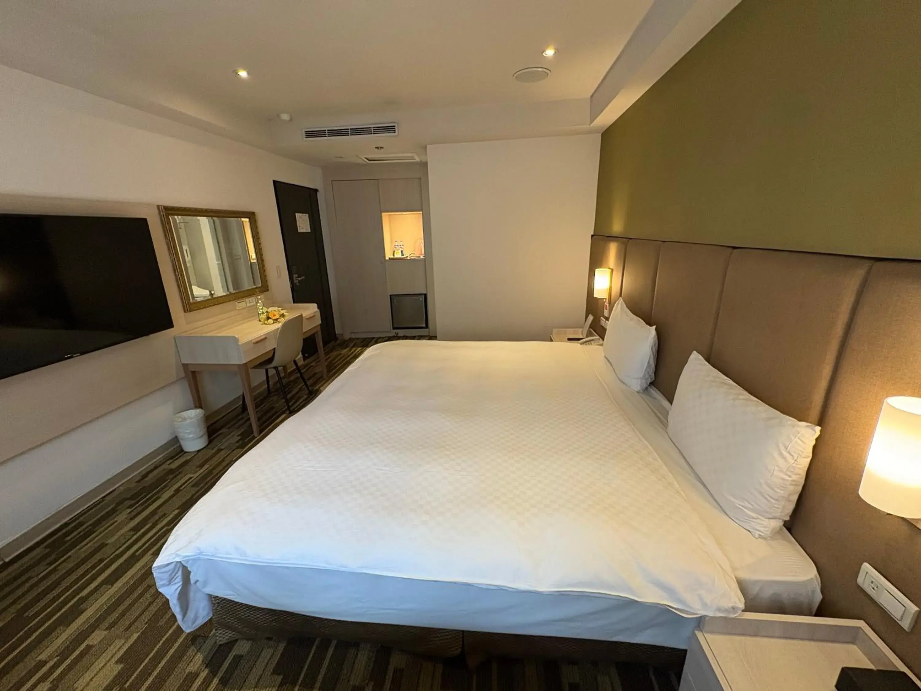 Bed in Grace Hotel Bed in Grace Hotel