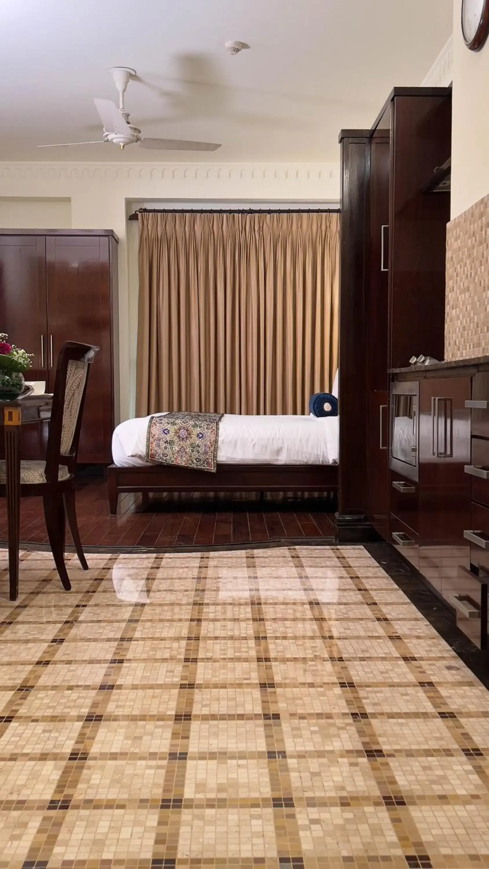 Bed in Heritage Luxury Suites All Suite Hotel Bed in Heritage Luxury Suites All Suite Hotel