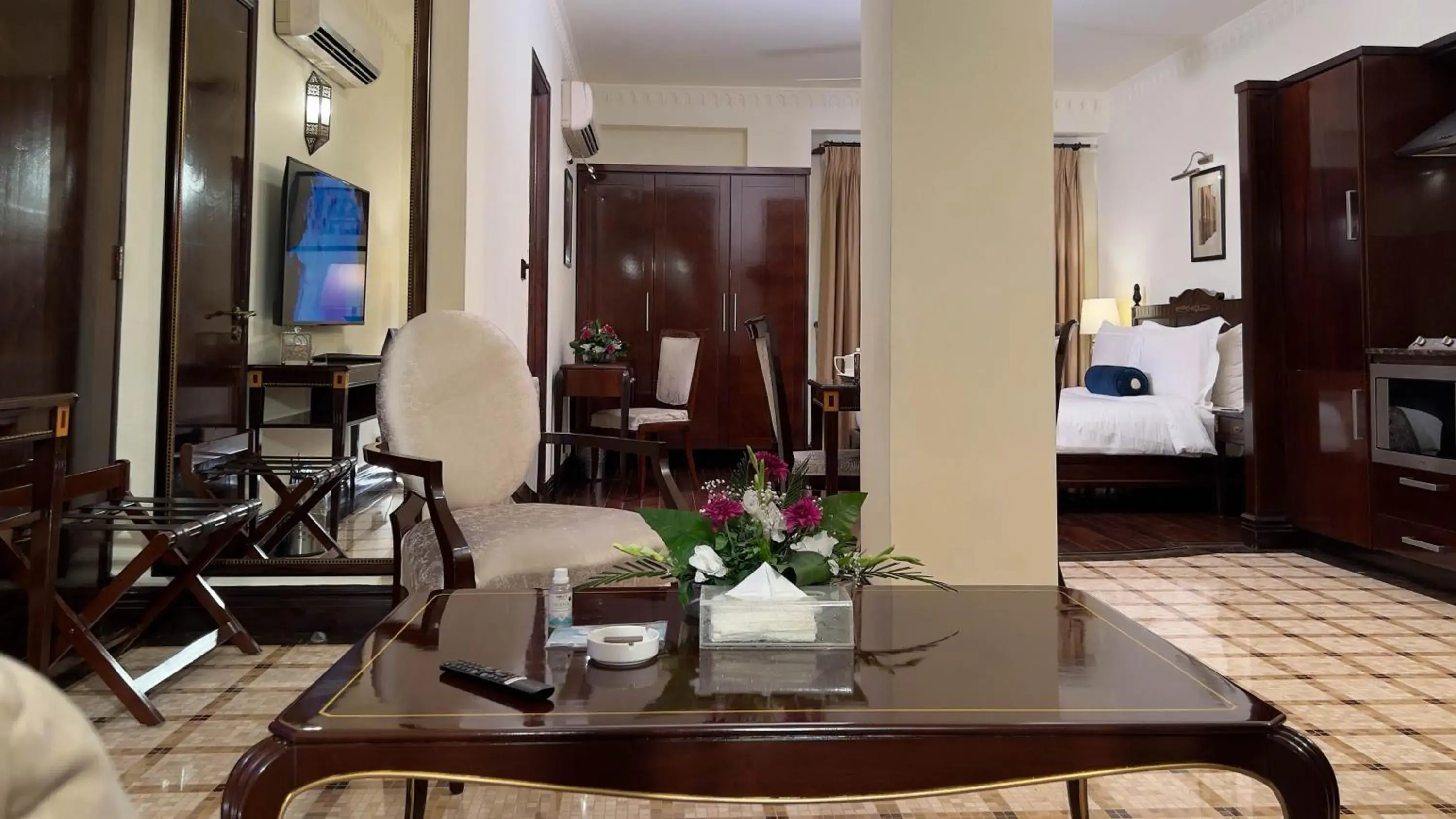 Bed in Heritage Luxury Suites All Suite Hotel Bed in Heritage Luxury Suites All Suite Hotel